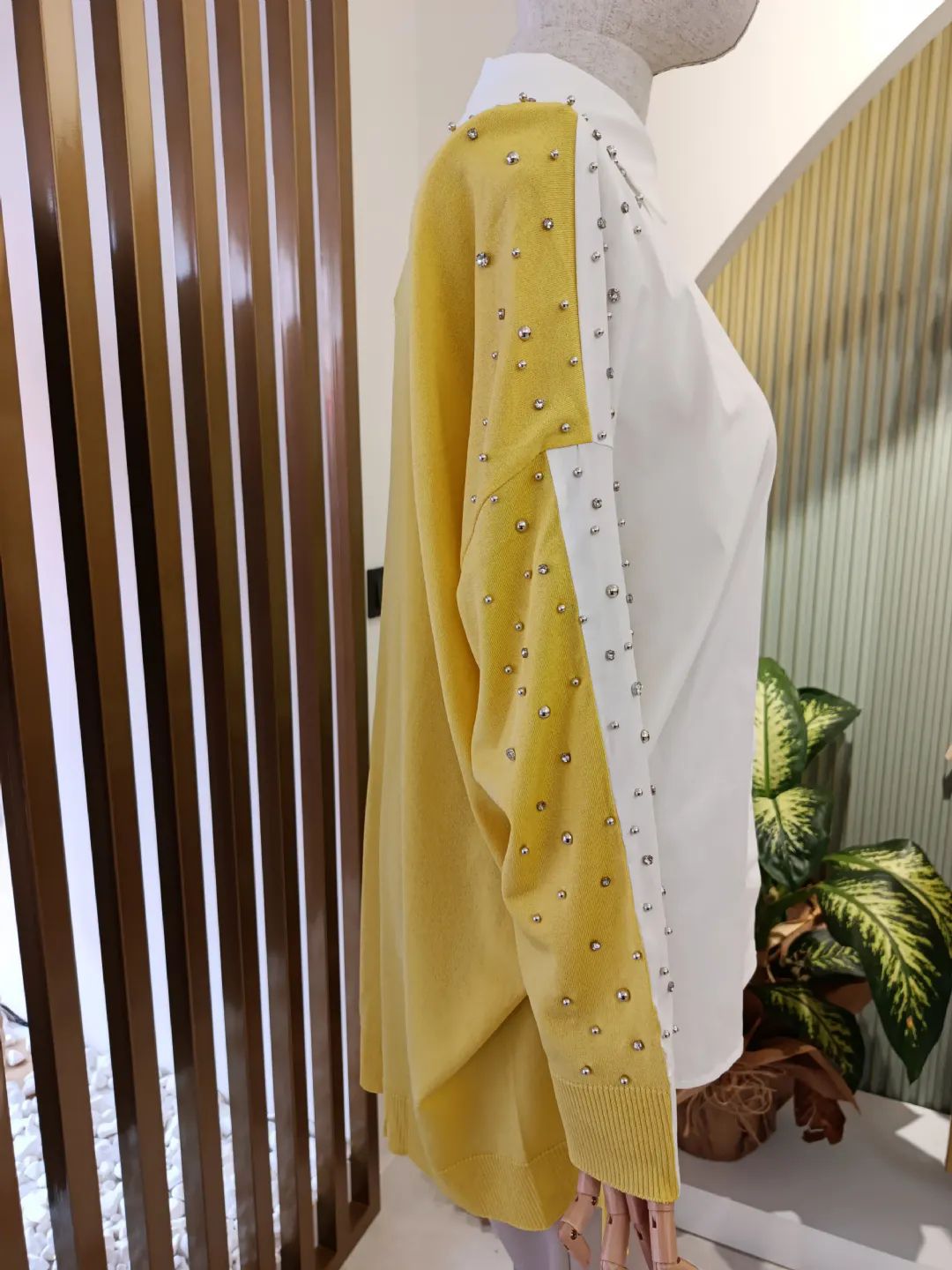 Arkas� Triko Kombinli Omuzlar� Ta�l� G�mlek Sar�