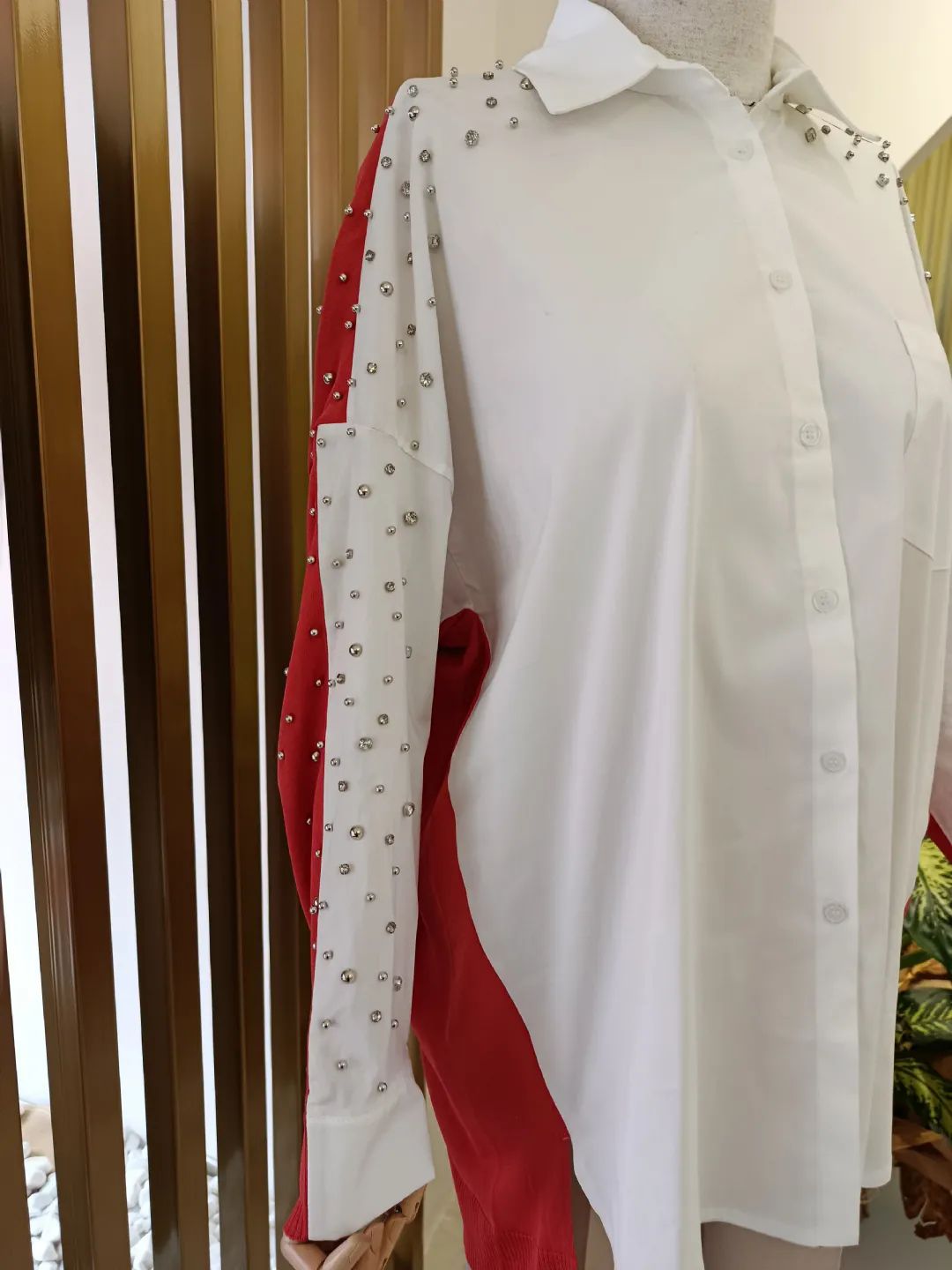 Arkasi-Triko-Kombinli-Omuzlari-Tasli-Gomlek-Somon