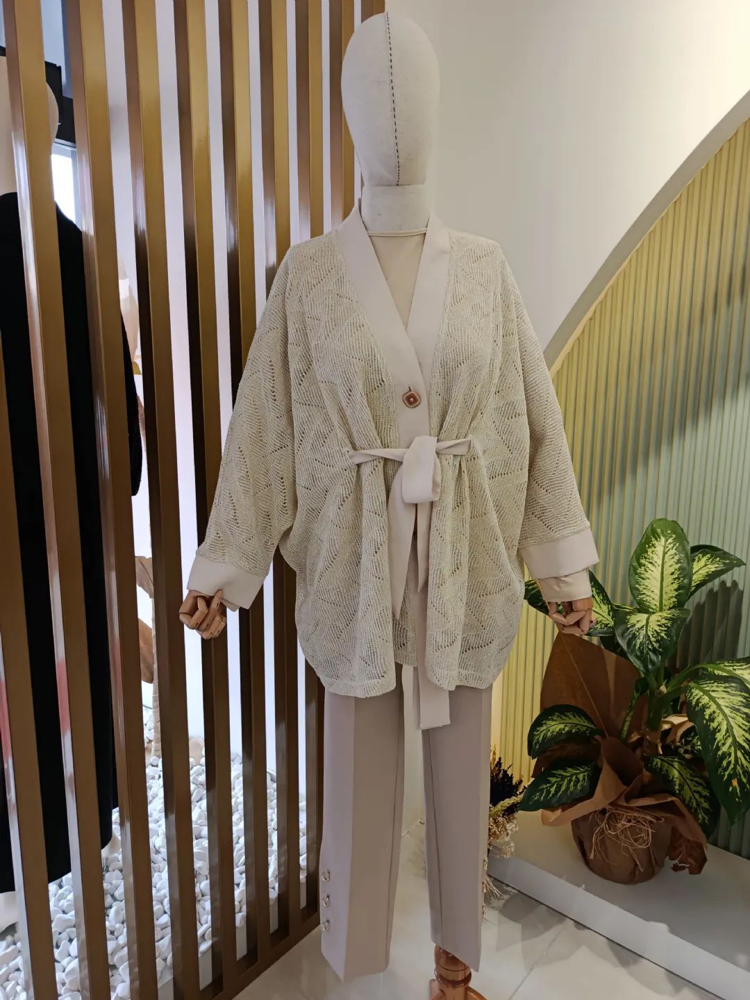 Beli-Bagcikli-Ceket-Bej