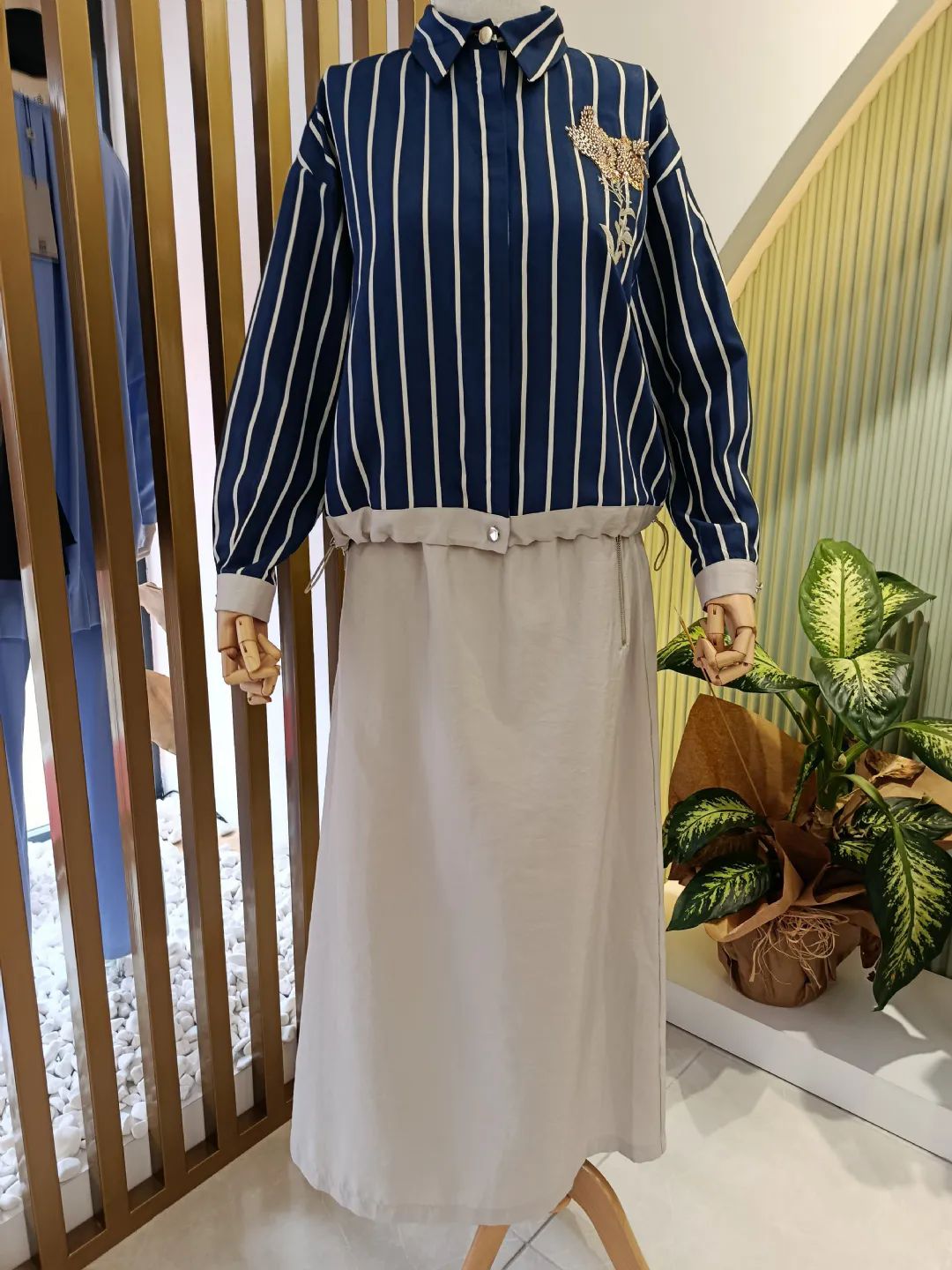 Boncuk-Pul-Nakisli-Garnili-Takim-Lacivert