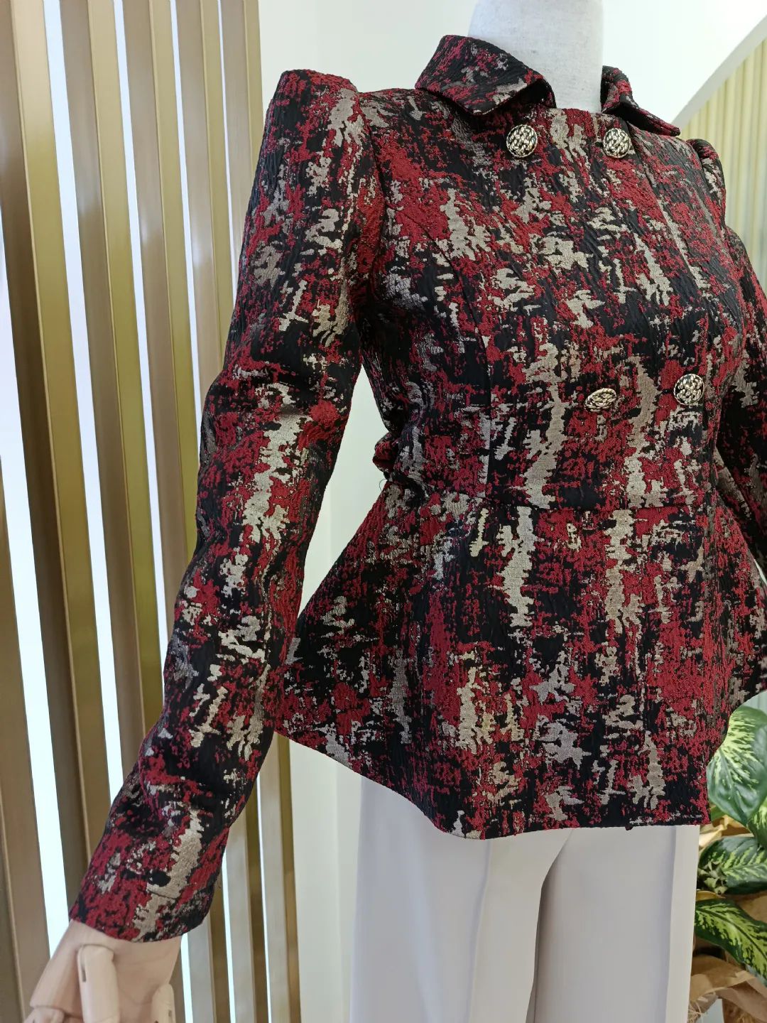 Bordo-Jakar-Detayli-Ceket