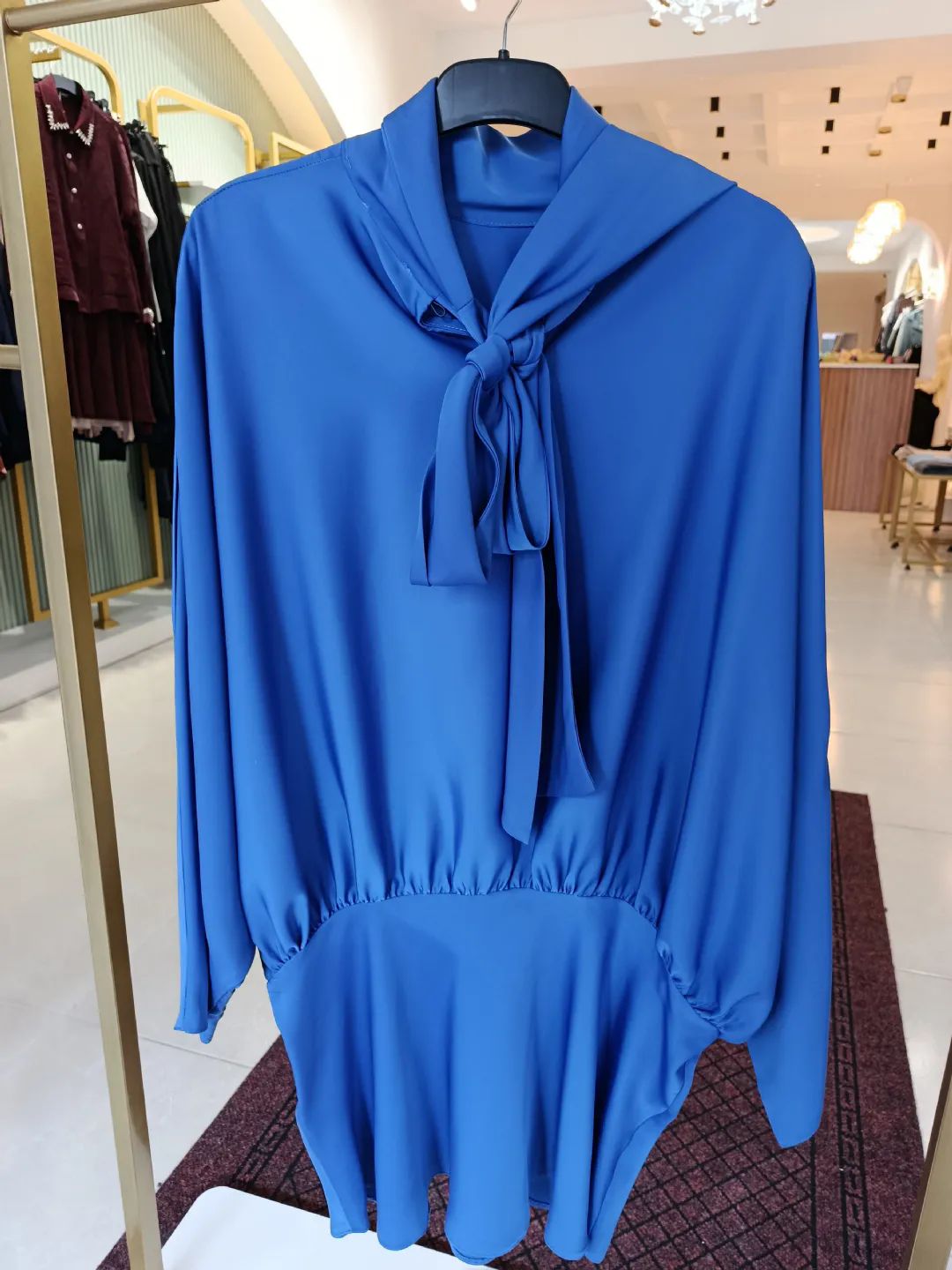 B�zg� Detayl� G�mlek Saks