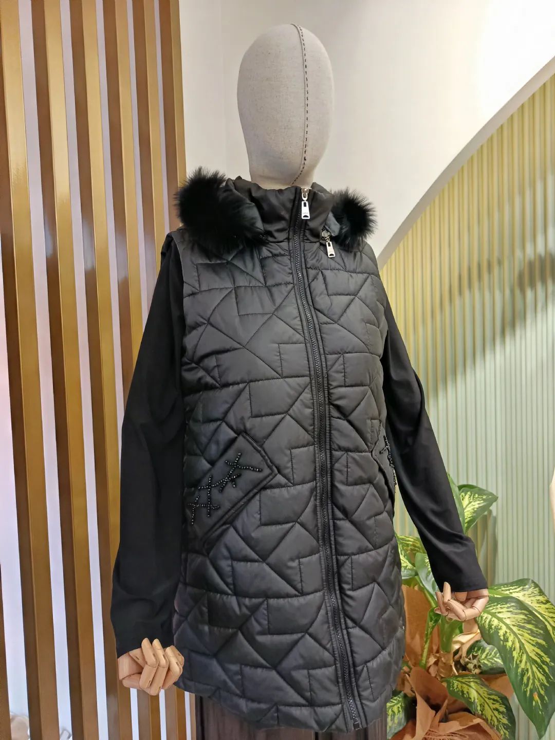 Cebi-Tasli-Kapitone-Yelek-Siyah