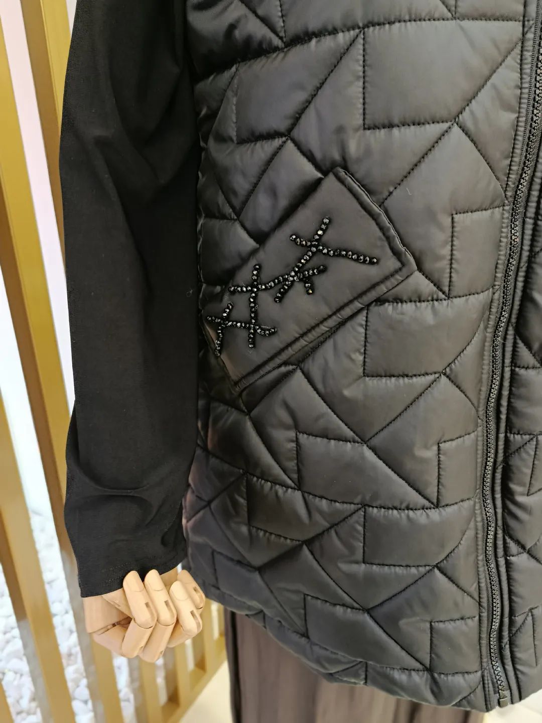 Cebi-Tasli-Kapitone-Yelek-Siyah