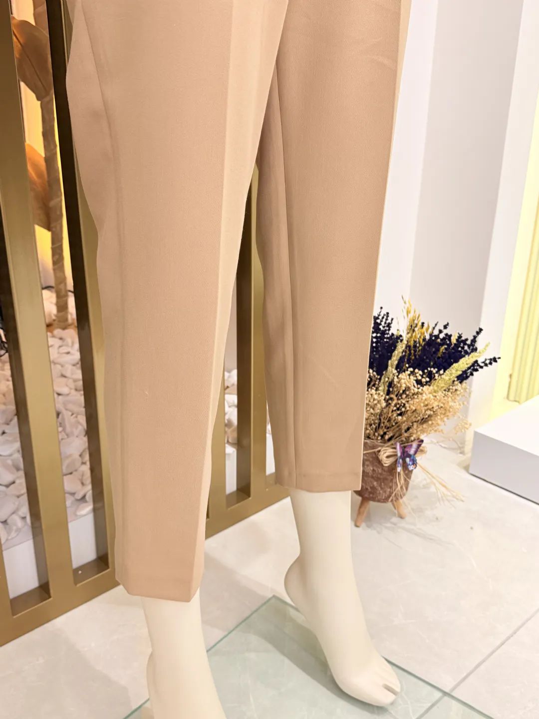 Cepleri-Dugme-Detayli-Dar-Paca-Pantolon-Camel