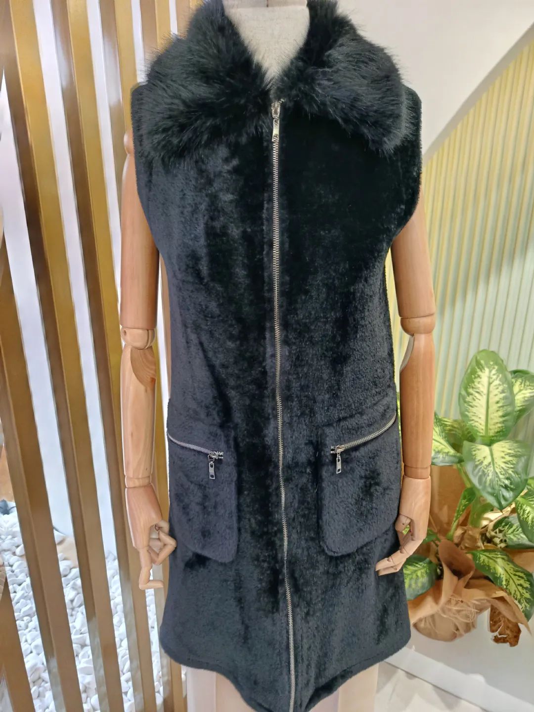 Cepleri ve �n� Fermuarl� Yelek Siyah