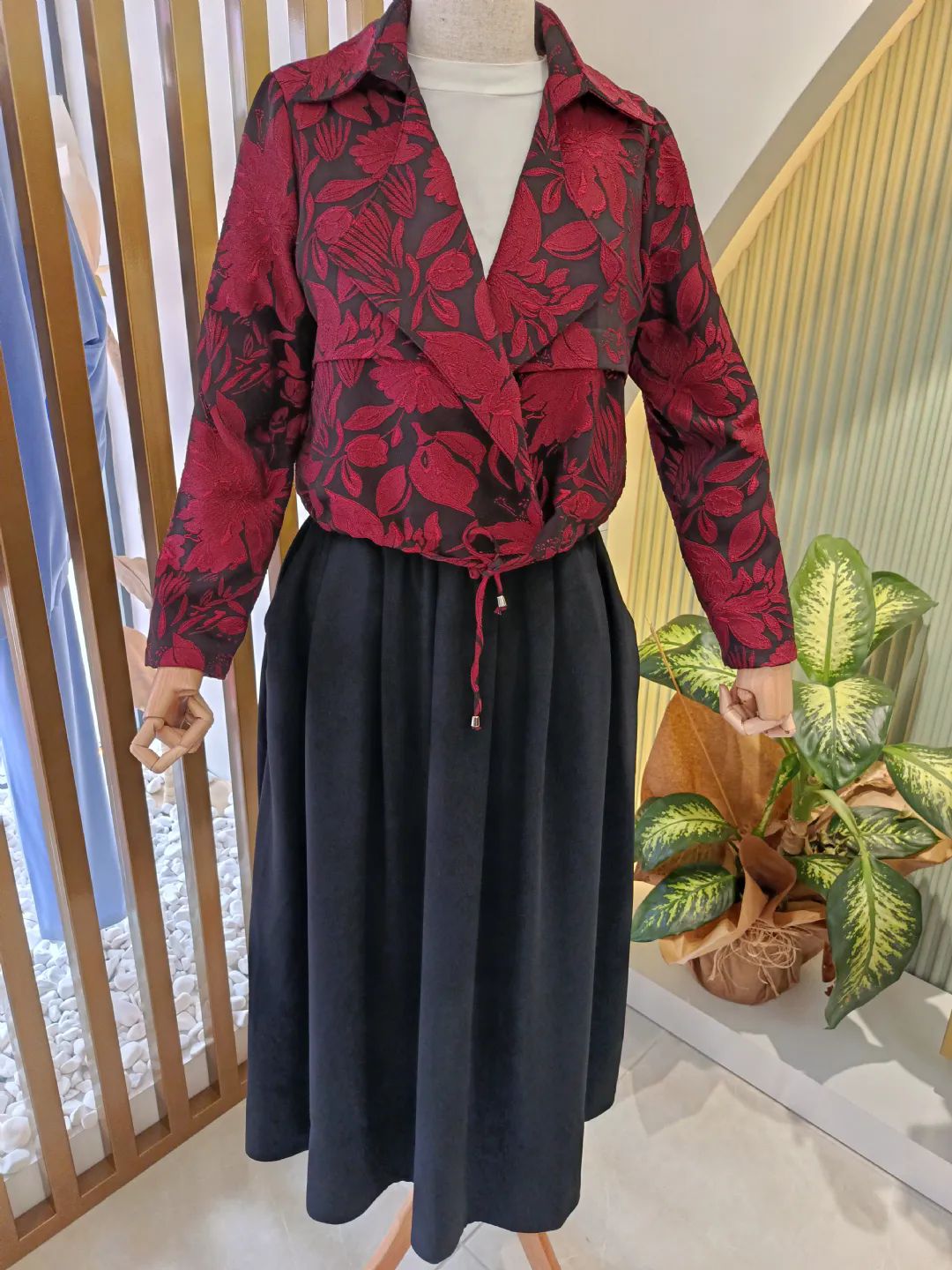 �i�ek ��lemeli Etekli Tak�m Bordo