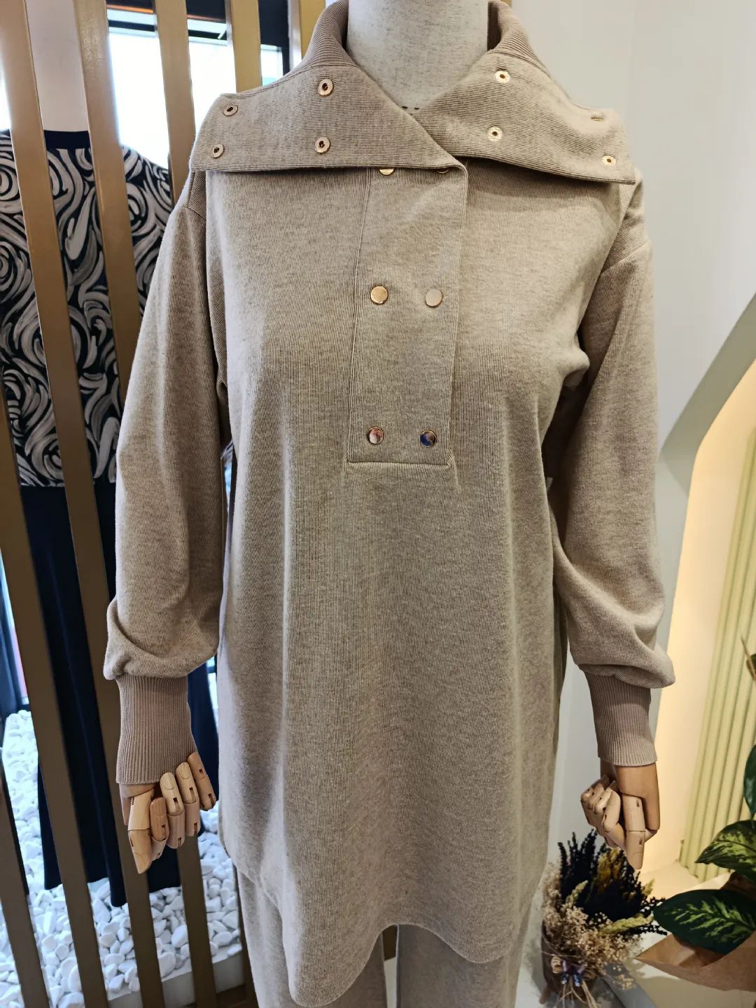 ��t��t Detayl� Triko Tak�m Bej