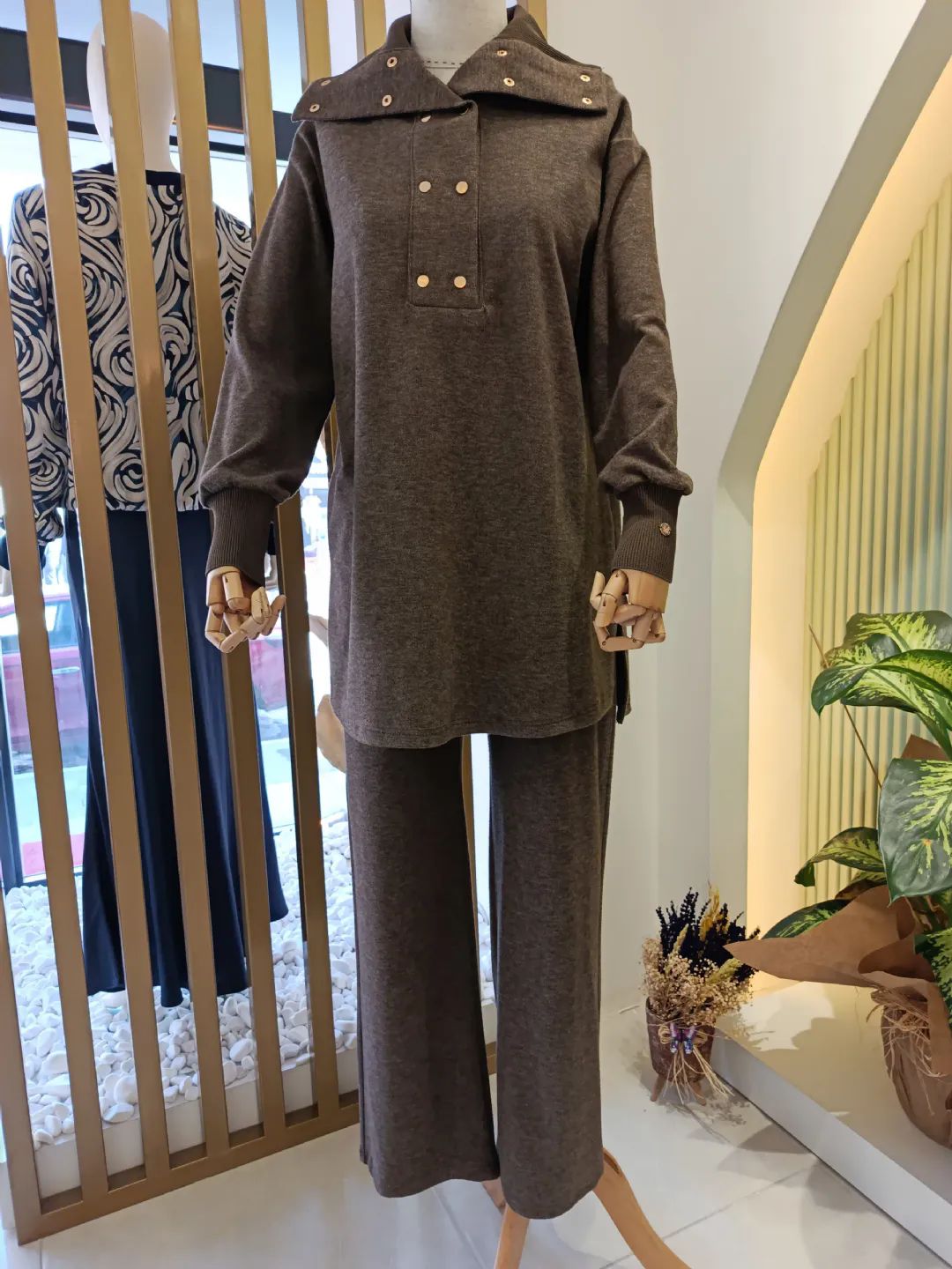 ��t��t Detayl� Triko Tak�m Kahverengi