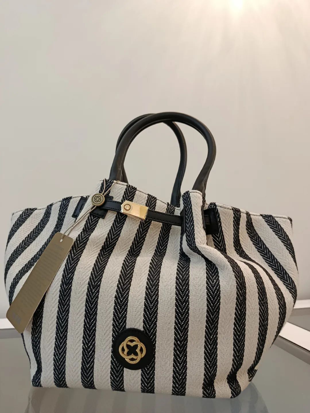 Cizgili-Tote-Canta-Siyah-Beyaz