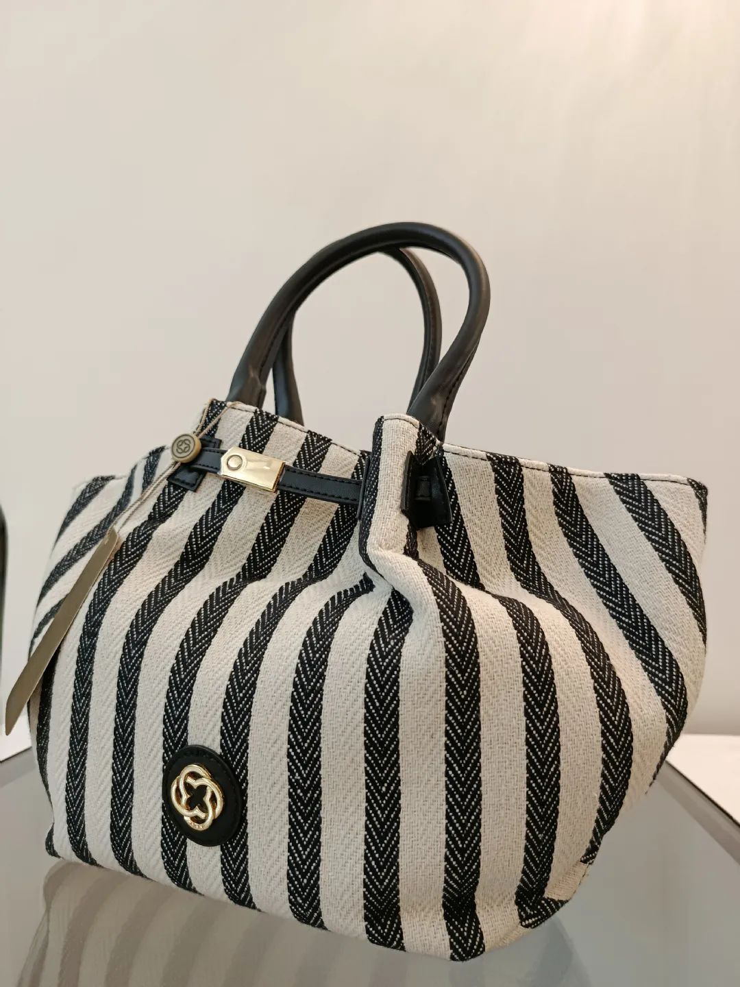 �izgili Tote �anta Siyah Beyaz