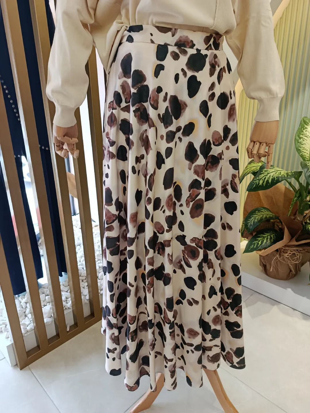 Desenli-Klos-Etek-Bej