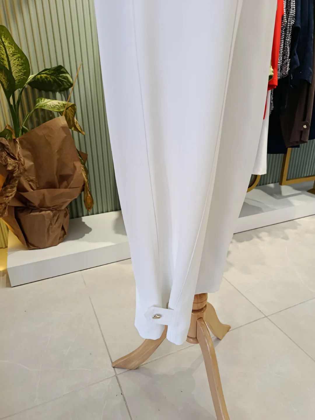 Dugme-detayli-salvar-pantolon-Beyaz
