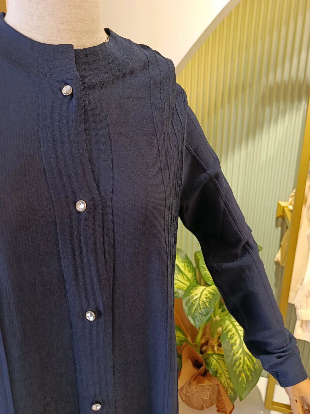 Dugme-Detayli-Uzun-Hirka-Lacivert