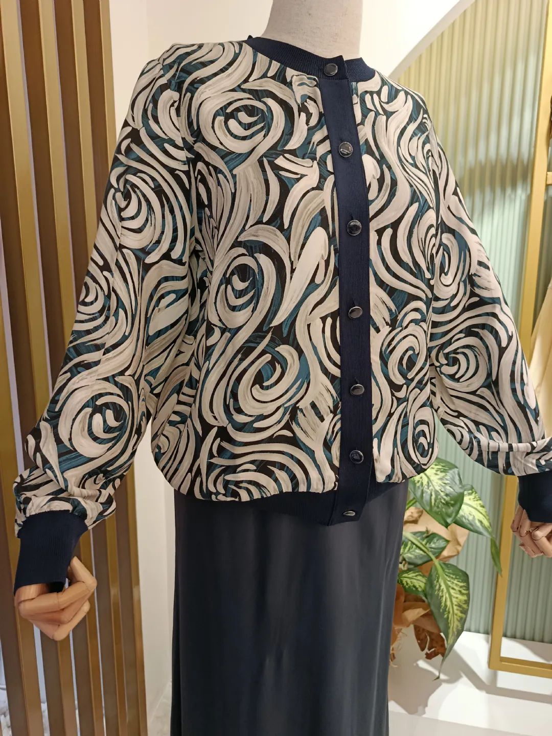 Emprime G�l Desenli Etekli Tak�m Lacivert