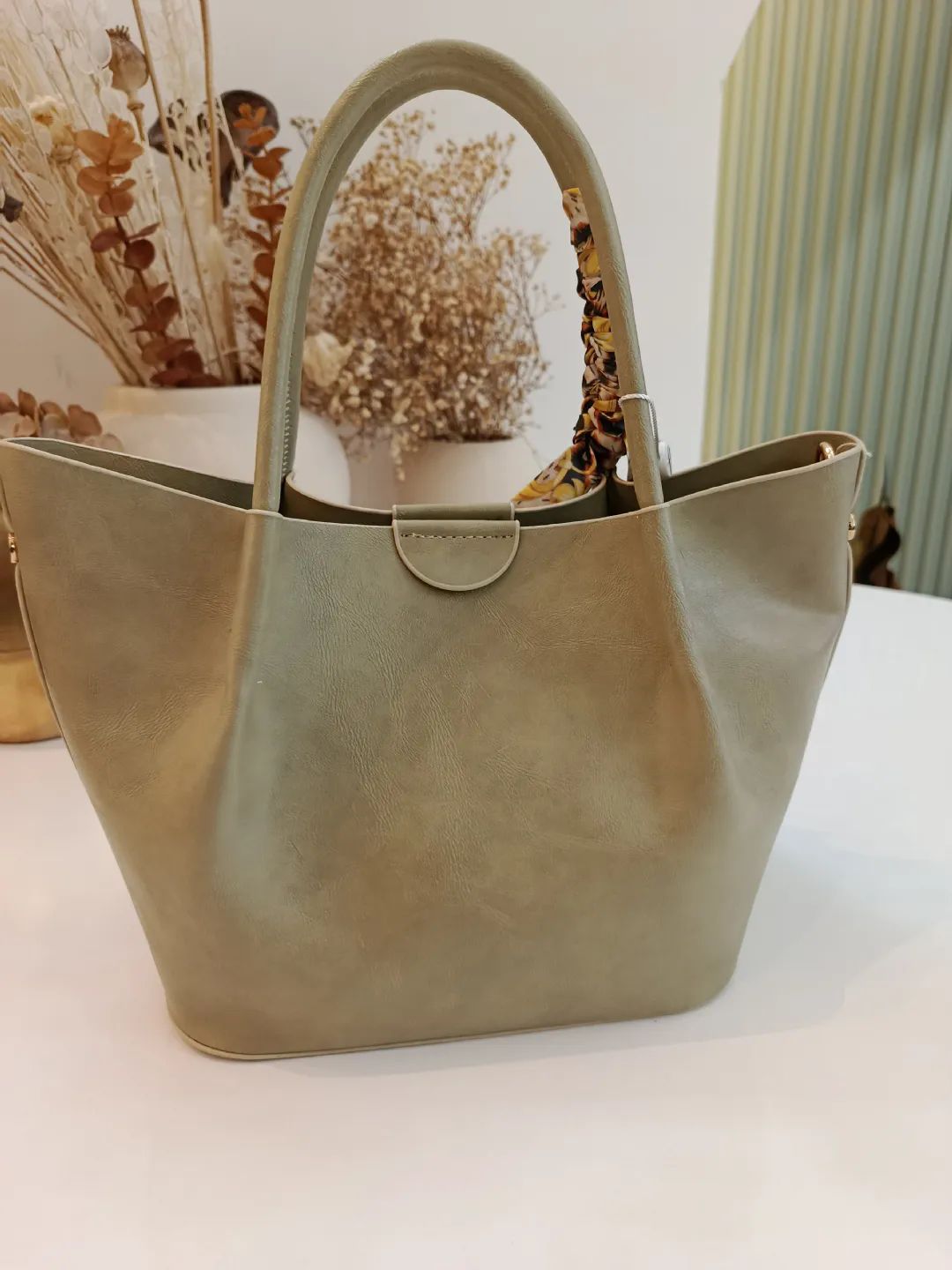 Fular Detayl� �anta Ya� Ye�ili