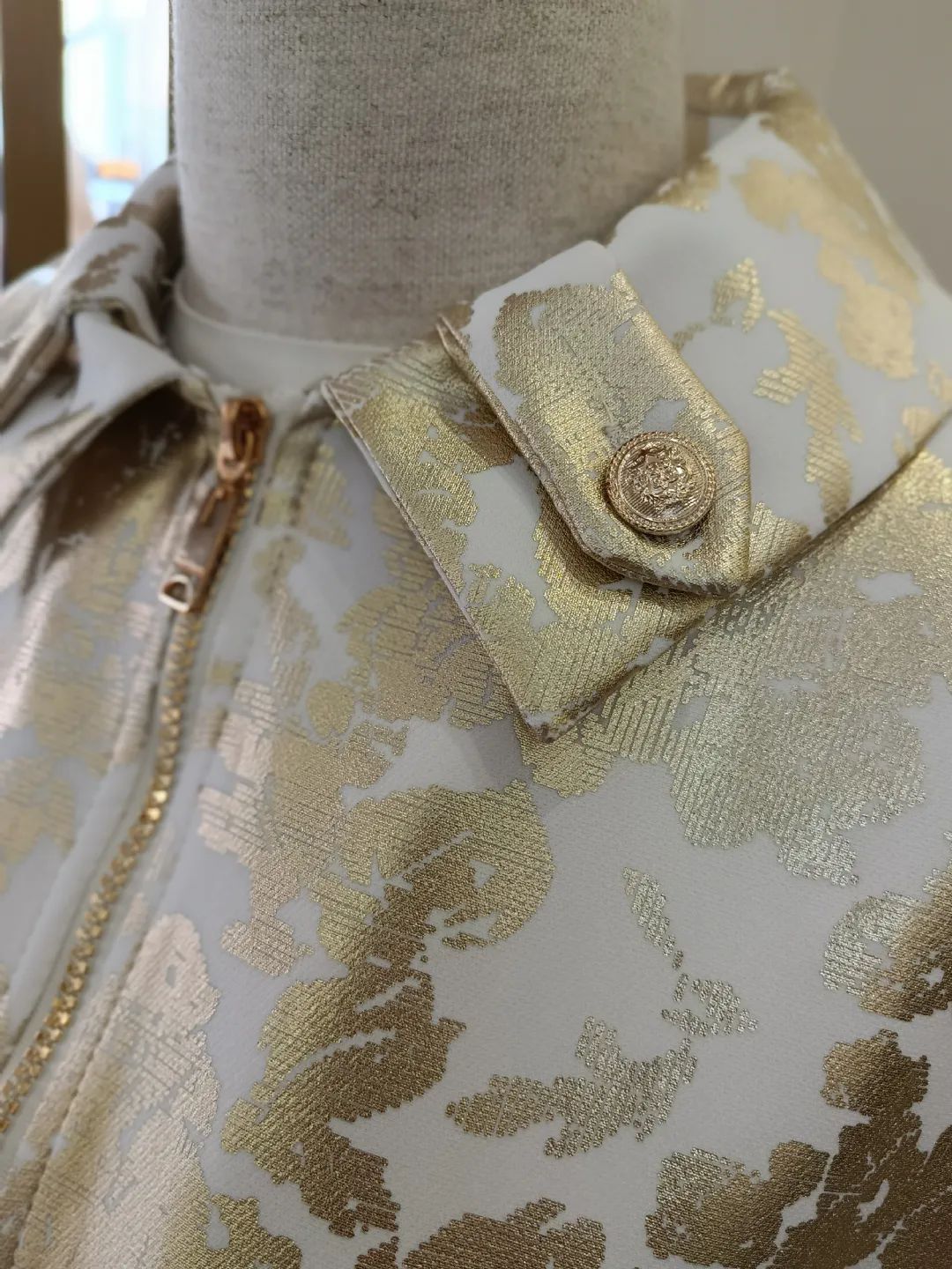 Gold-Desen-Baskili-Ceket