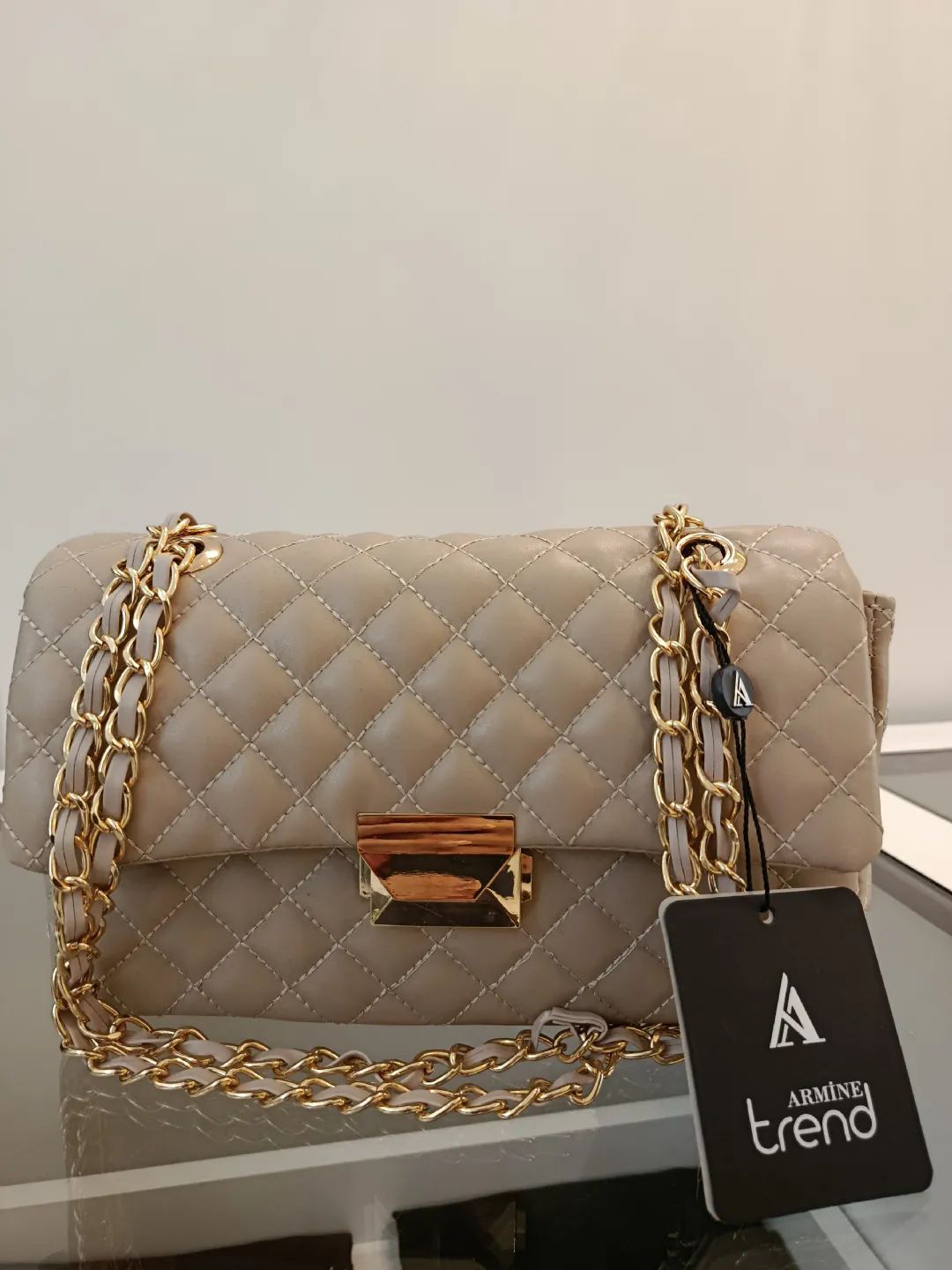 Kapitone-Detayli-Canta-Bej