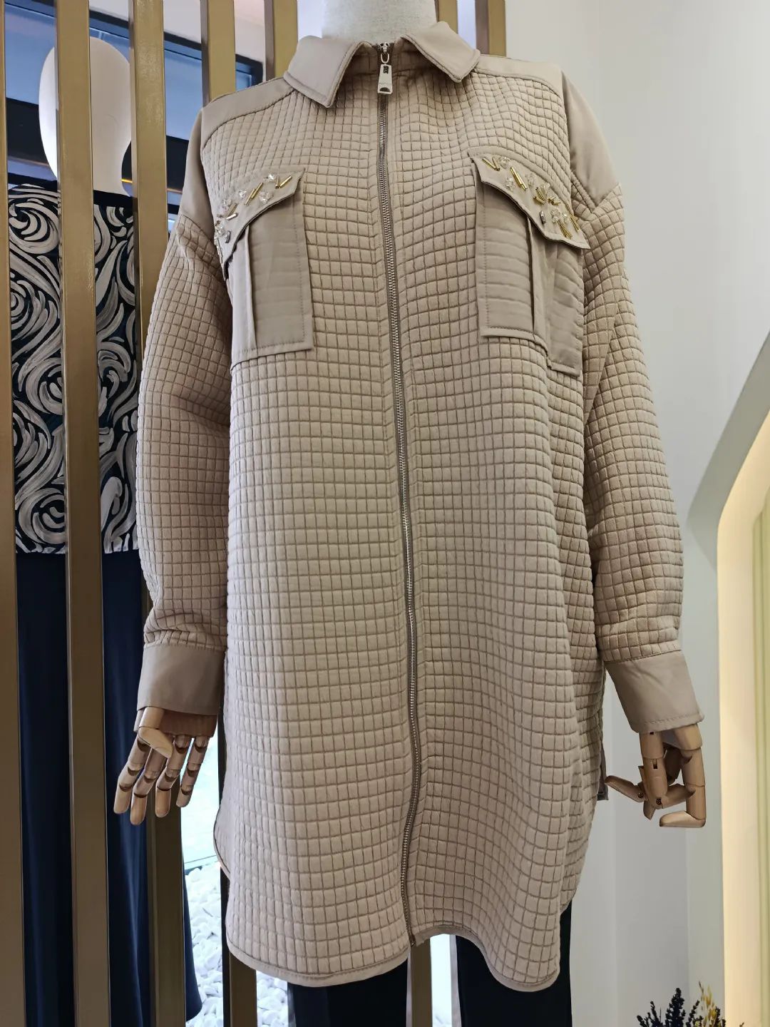 Kapitone-Detayli-Gomlek-Bej