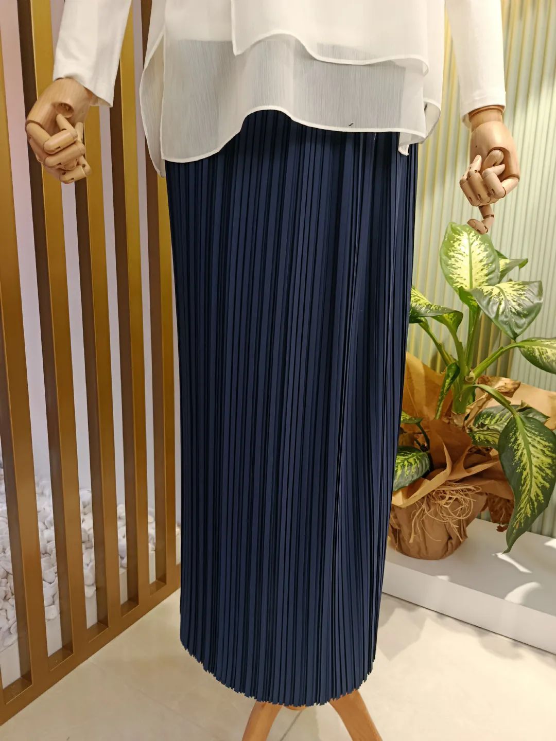 Kirisik-Piliseli-Etek-Lacivert