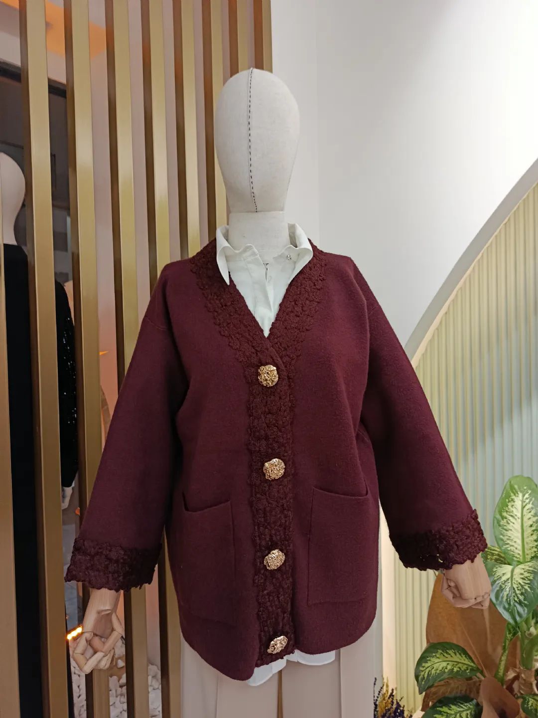 Kol-ve-Pat-Detayli-Dugmeli-Hirka-Bordo