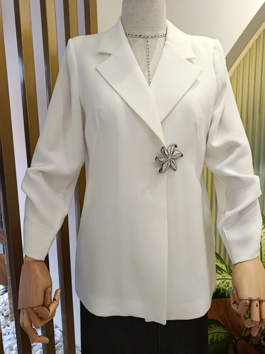 Kollar� B�zg�l� Ceket Beyaz