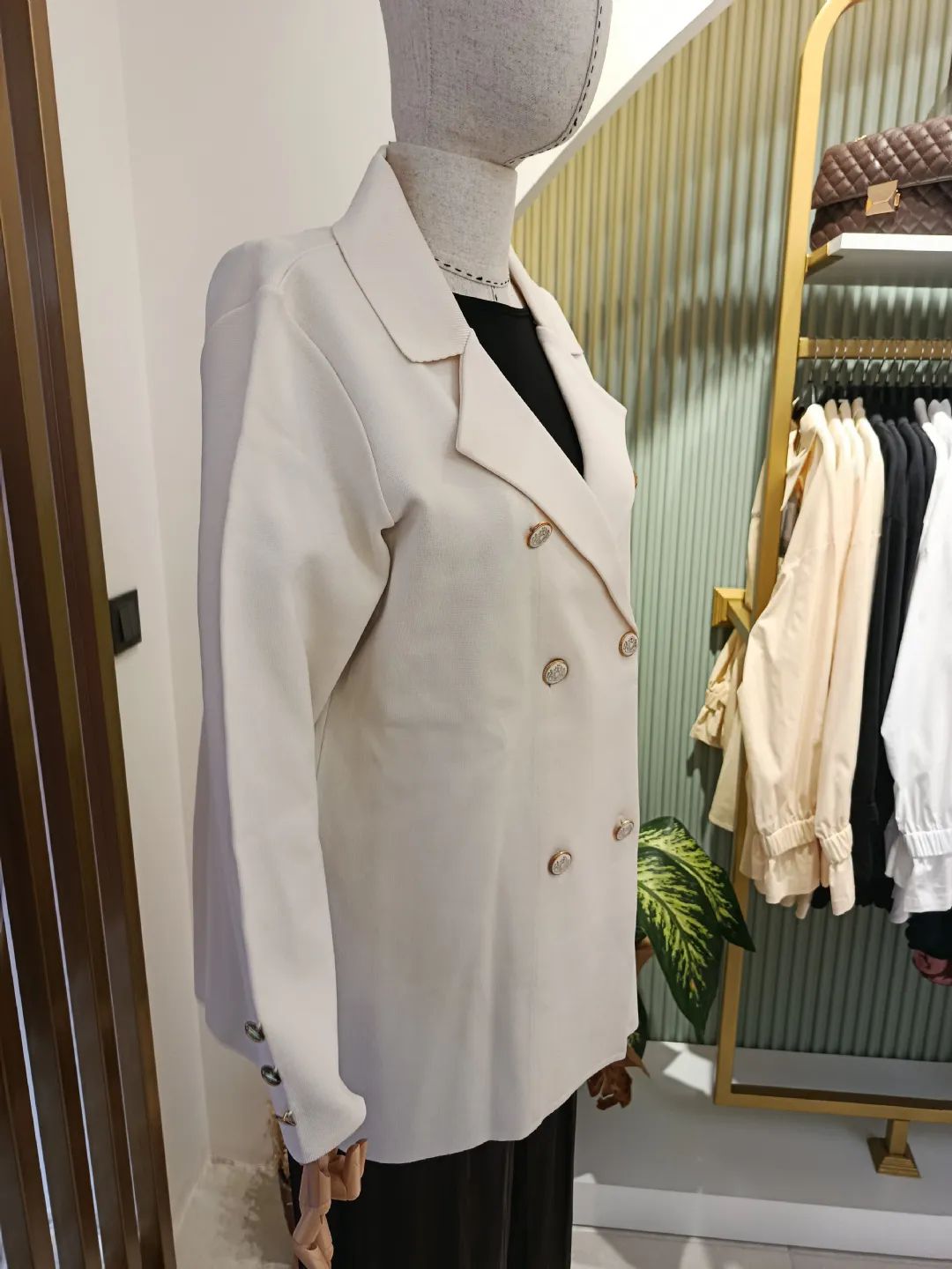 Kruvaze-Yaka-Rayon-Hirka-Vanilya