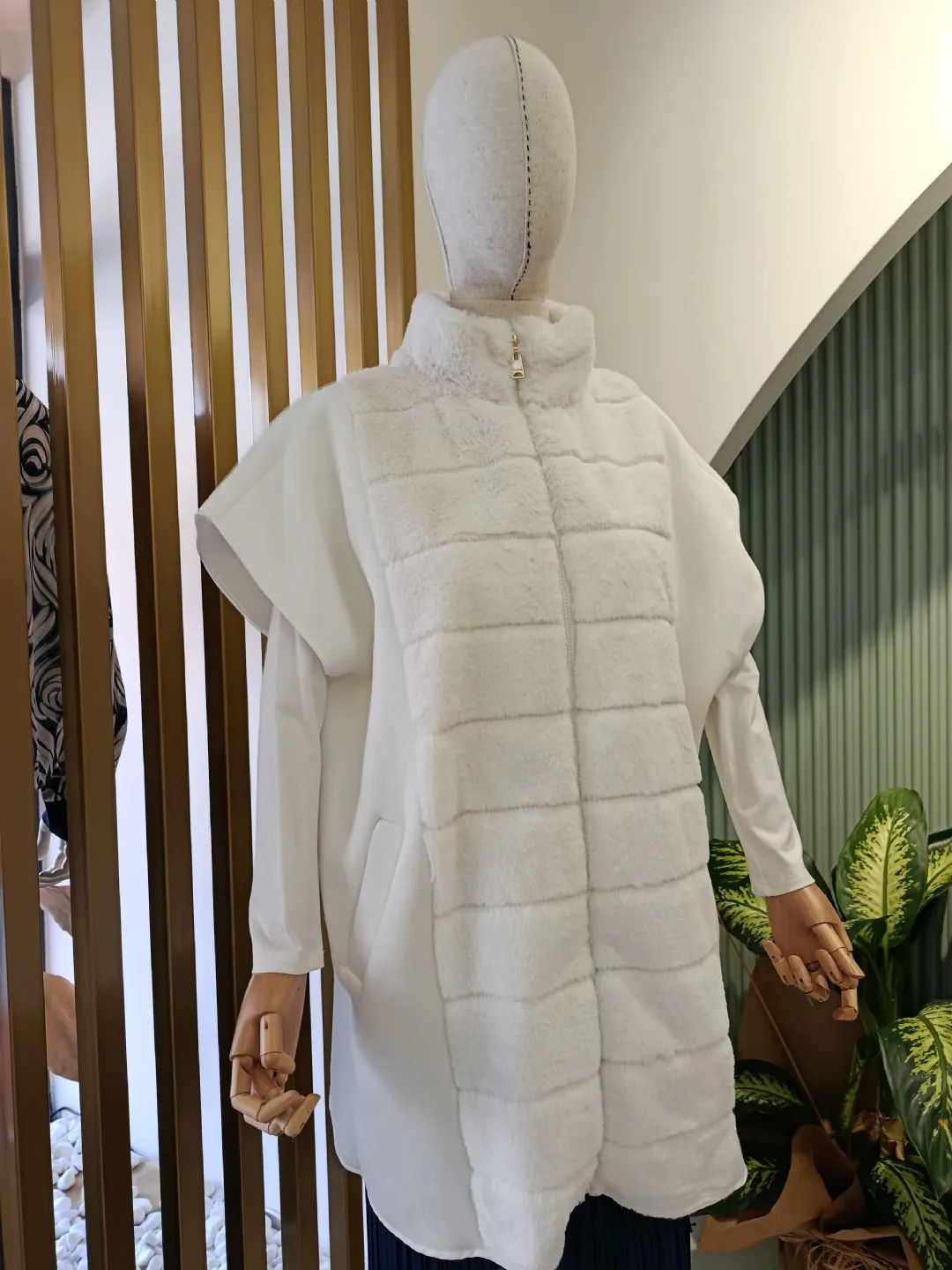 K�rk Detayl� Pan�o Ekru