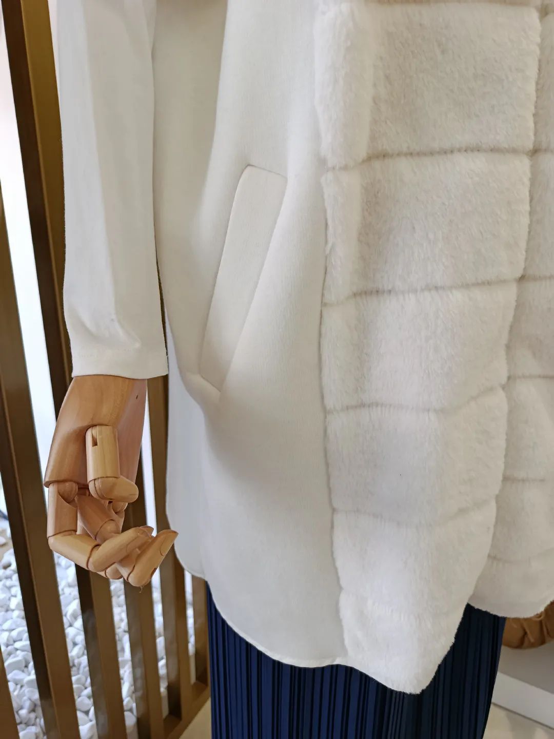 K�rk Detayl� Pan�o Ekru