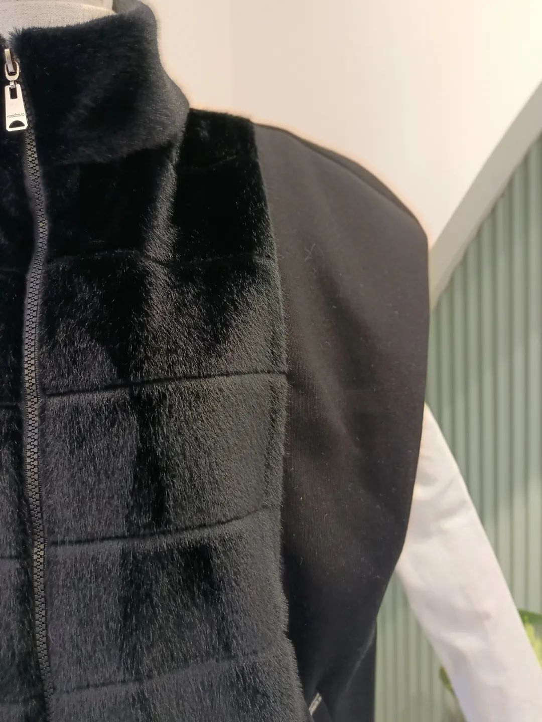 K�rk Detayl� Pan�o Siyah