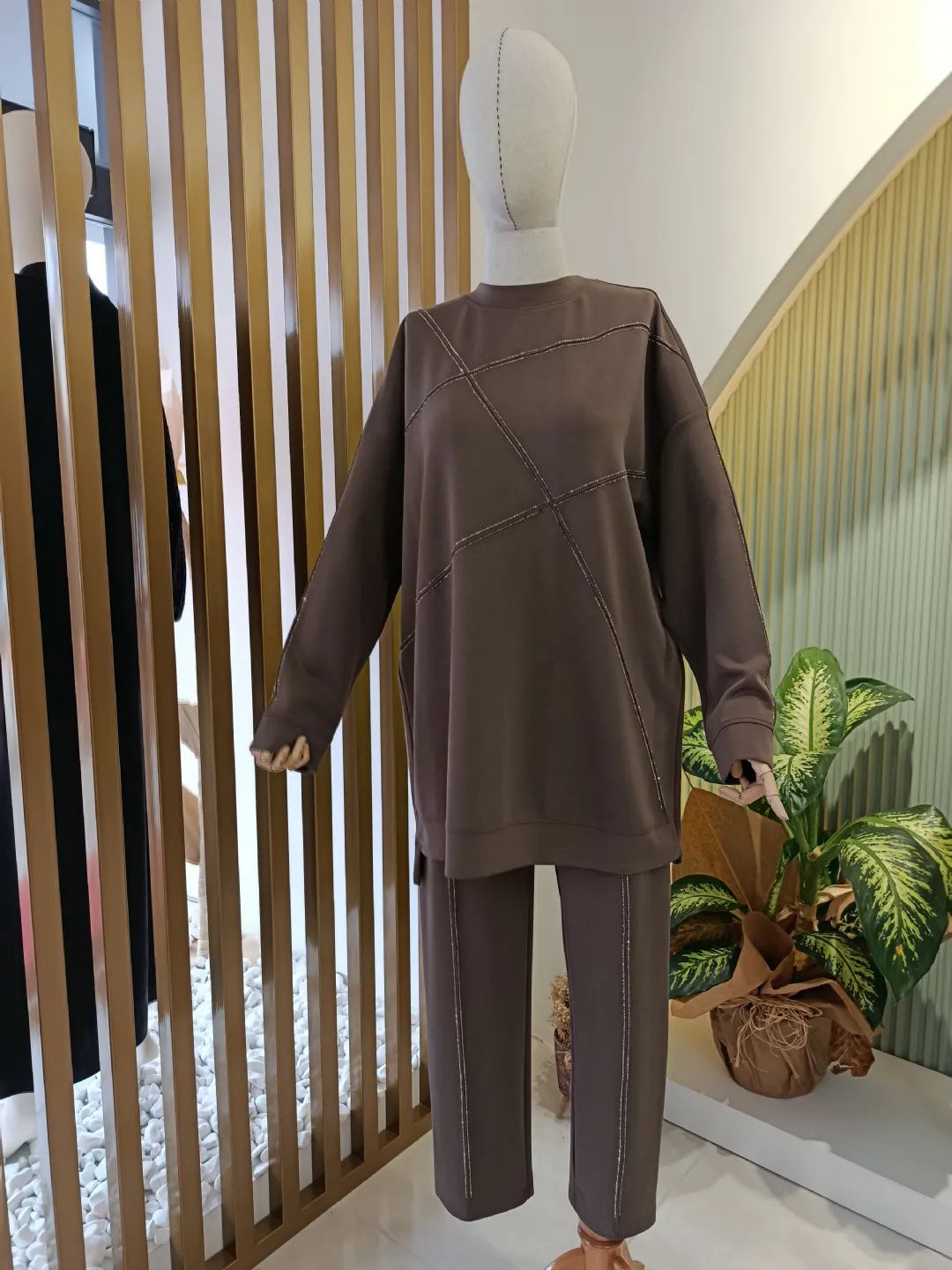 Nervur-ve-Sirali-Tas-Detayli-Takim-Kahve