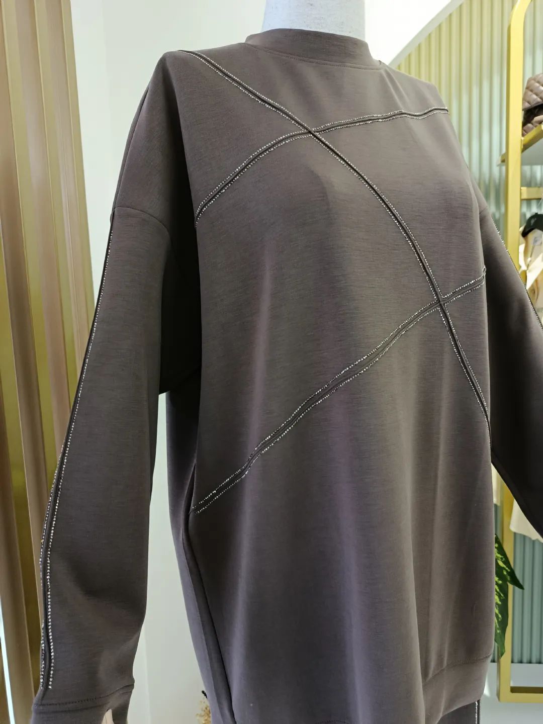 Nervur-ve-Sirali-Tas-Detayli-Takim-Kahve