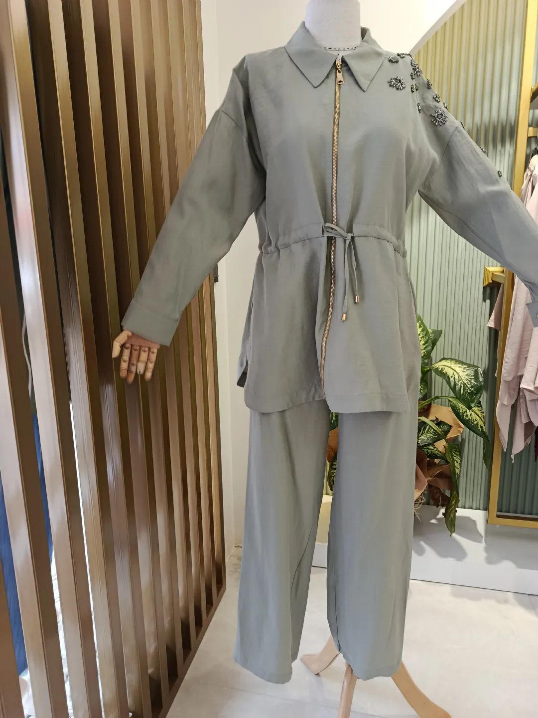 Omzu Ta� ��lemeli Tak�m Mint Ye�ili