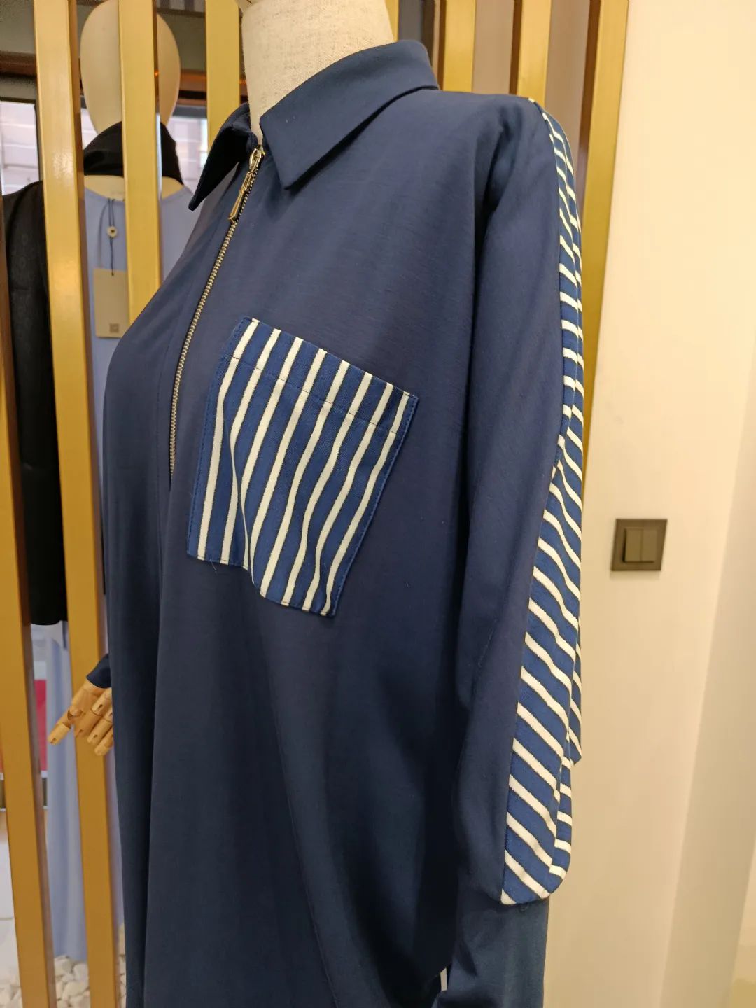 Onden-Fermuarli-Sirti-Cizgili-Takim-Lacivert