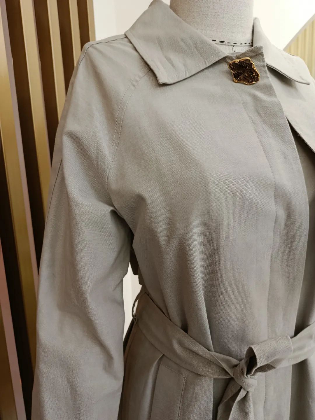 Onu-dugmeli-Trenckot-Tas