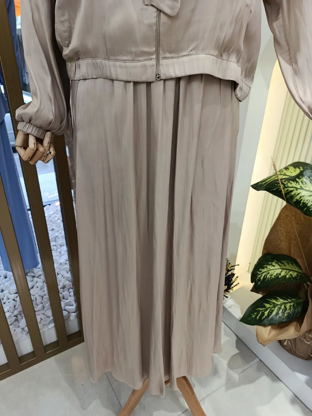 �n� F�rf�rl� Saten Tak�m Bej