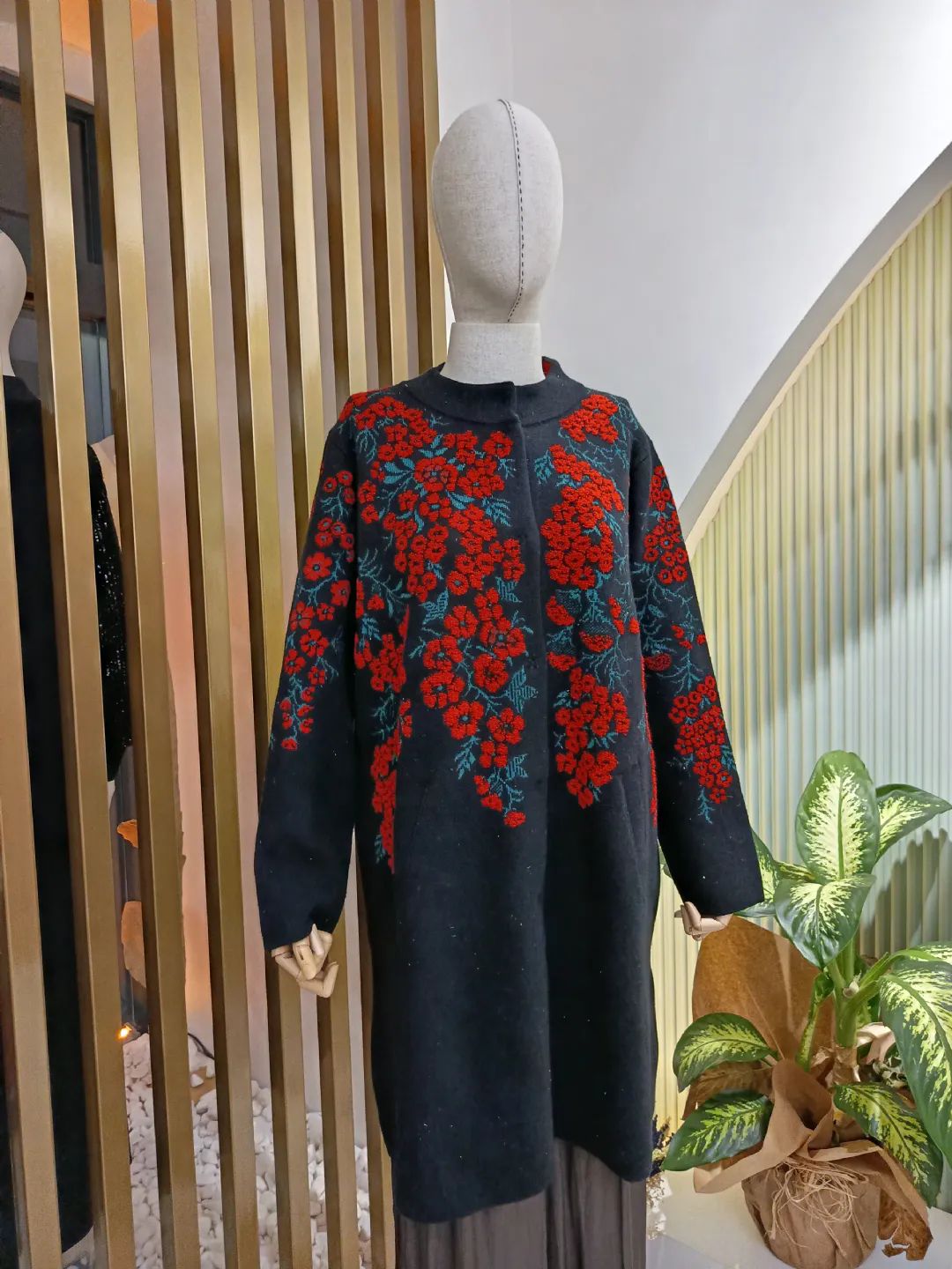 Onu-Islemeli-Uzun-Hirka-Siyah-Kirmizi