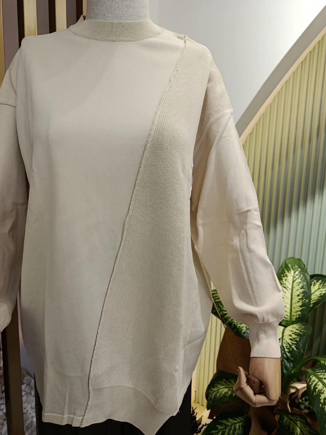 Orgu-Detayli-Rayon-Tunik-Acik-Bej
