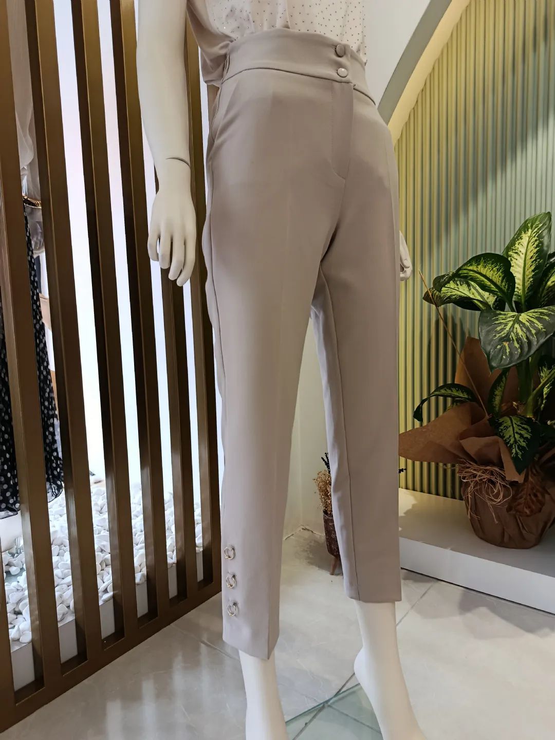 Pacalari-Metal-Halka-Detayli-Pantolon-Bej