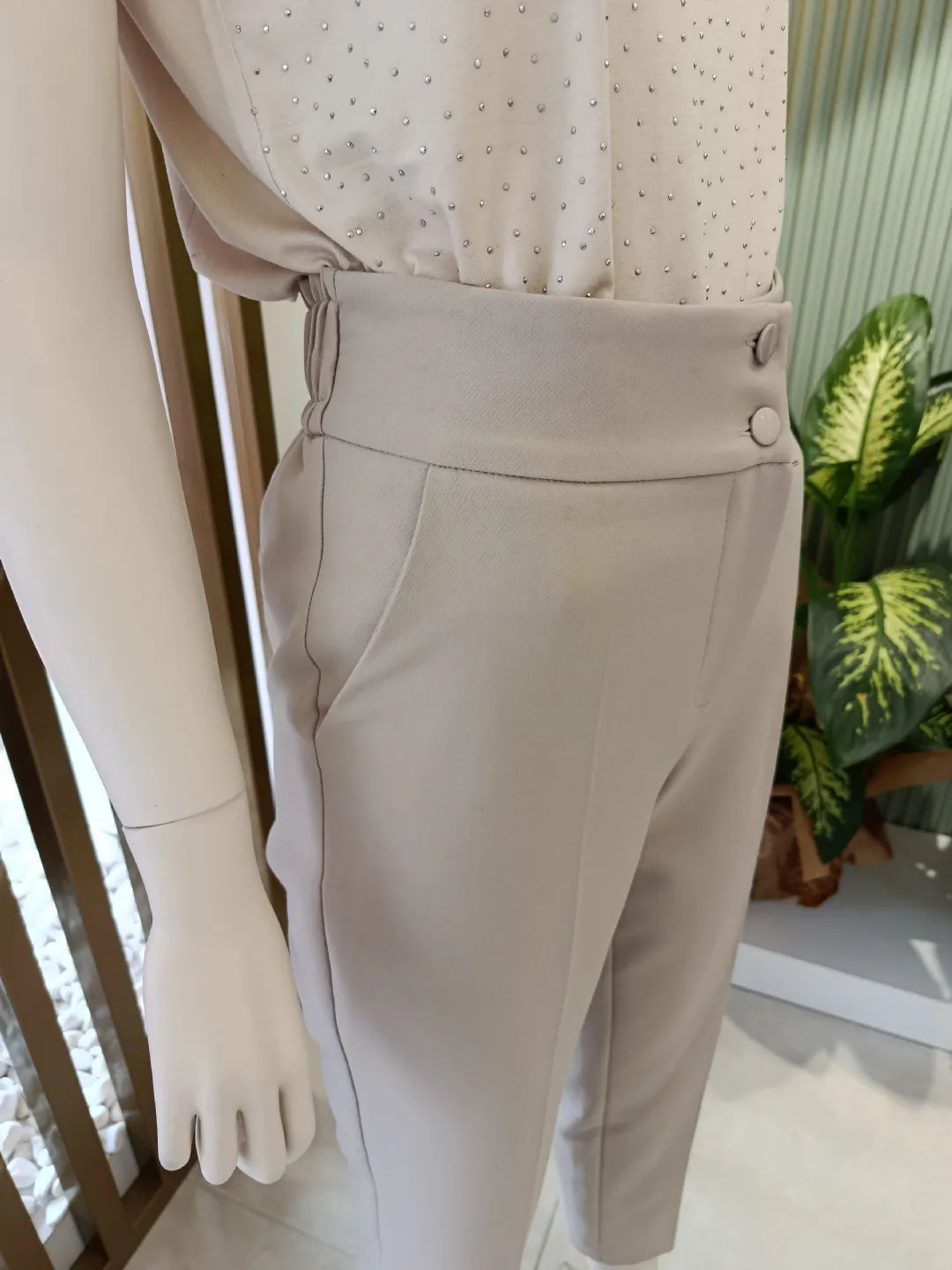 Pa�alar� Metal Halka Detayl� Pantolon Bej