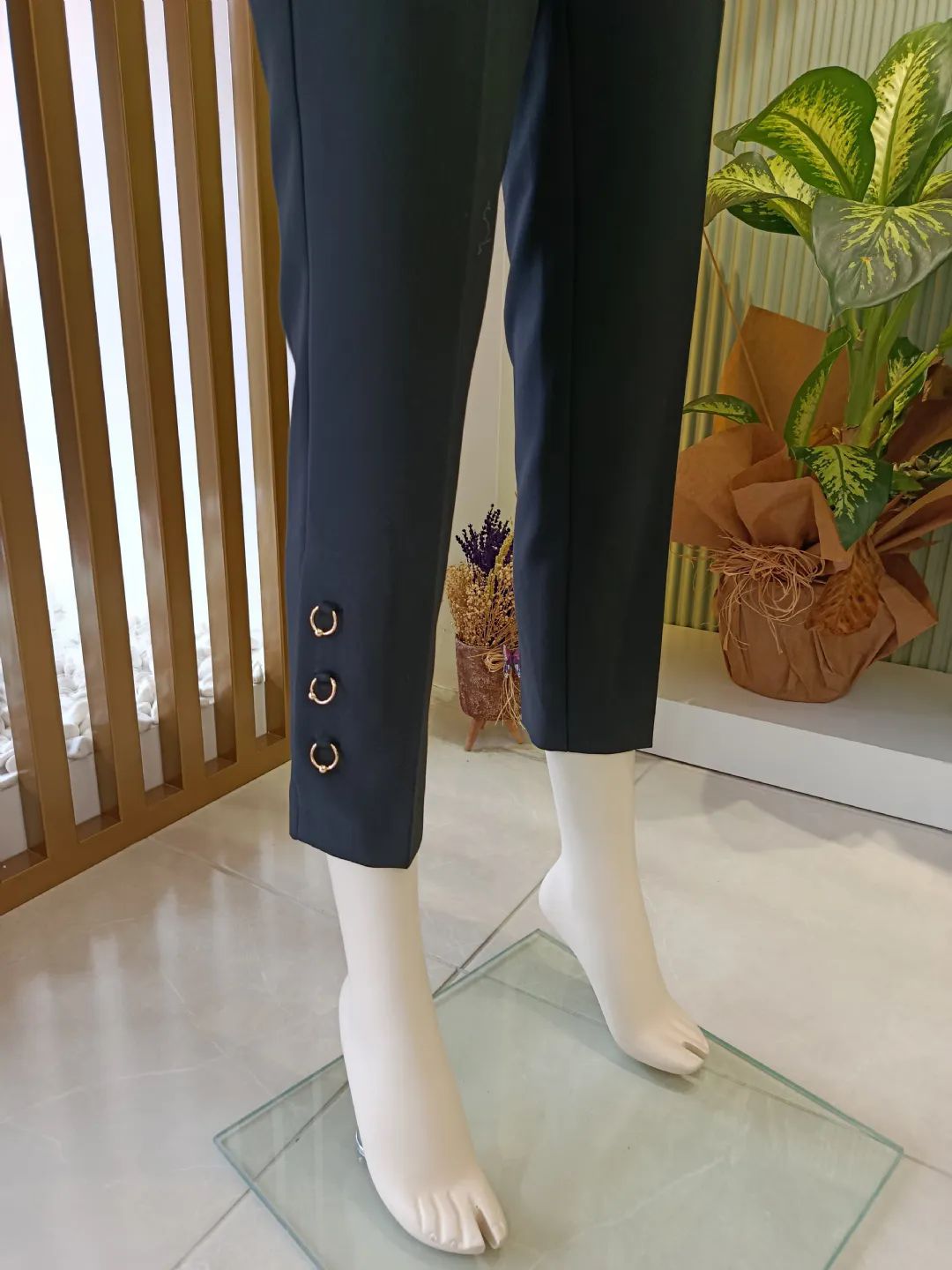 Pacalari-Metal-Halka-Detayli-Pantolon-Siyah