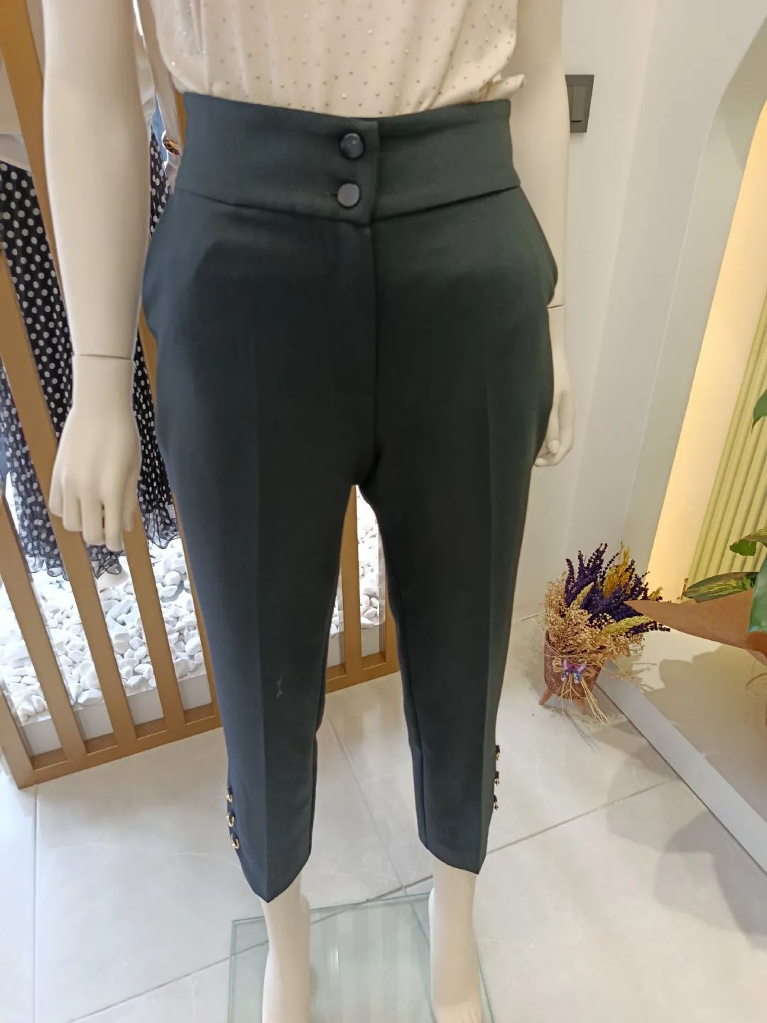 Pacalari-Metal-Halka-Detayli-Pantolon-Siyah
