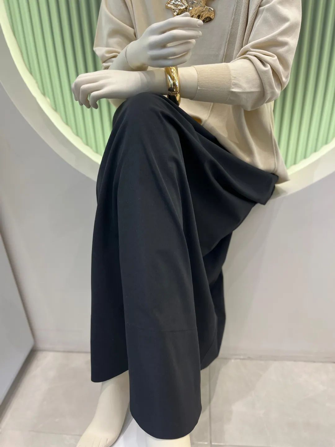 Parasut-Kumas-Etek-Siyah