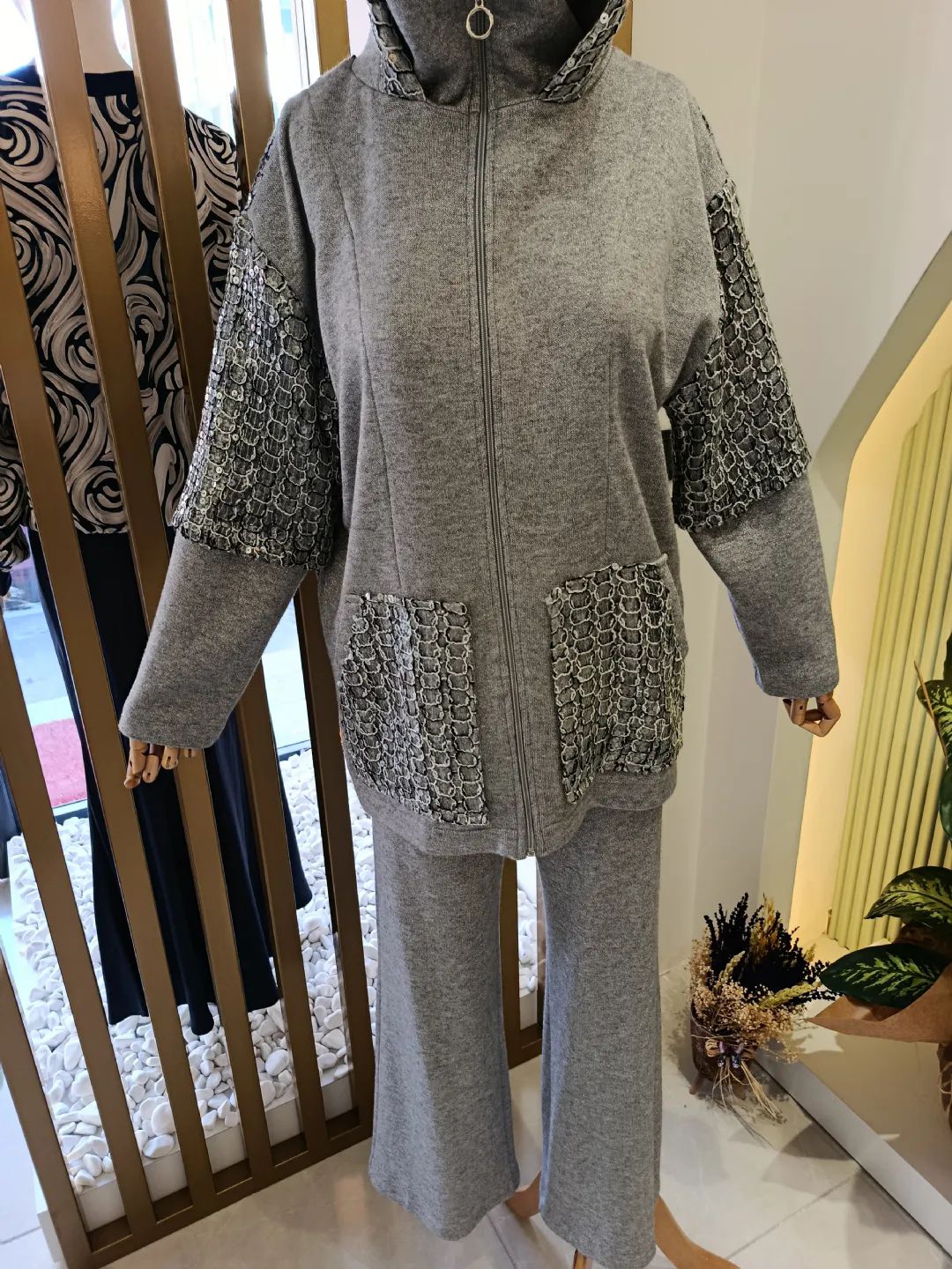 Payetli-Kapisonlu-Takim-Gri