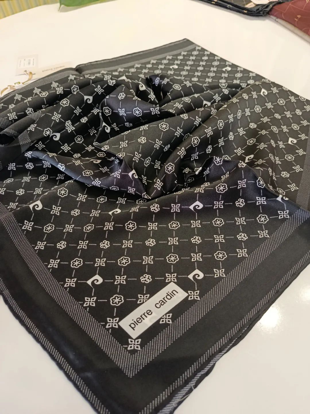 Pierre-Cardin-100-Ipek-Karisik-Desen-Esarp