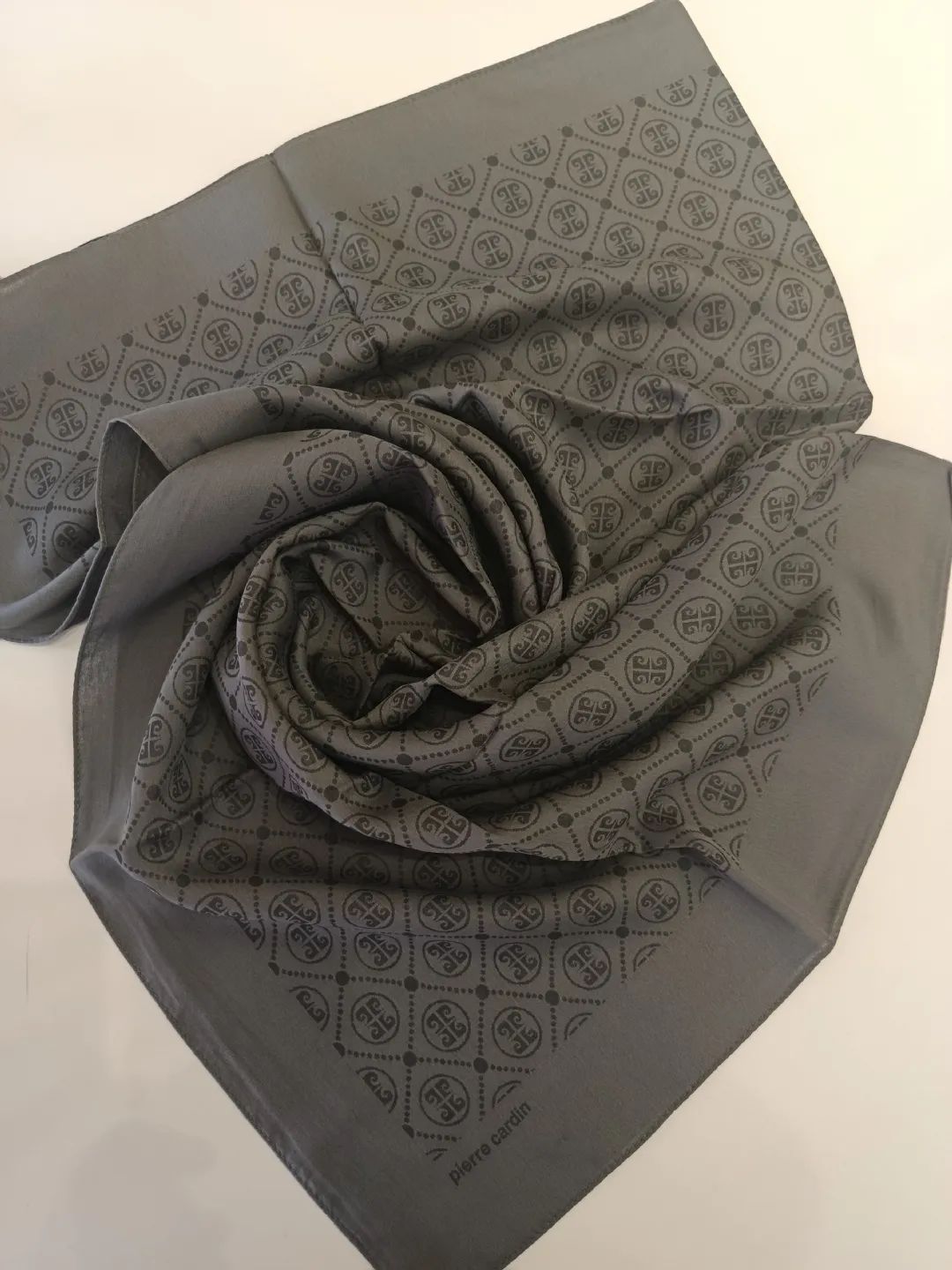 Pierre Cardin Pamuk �pek E�arp Gri Siyah