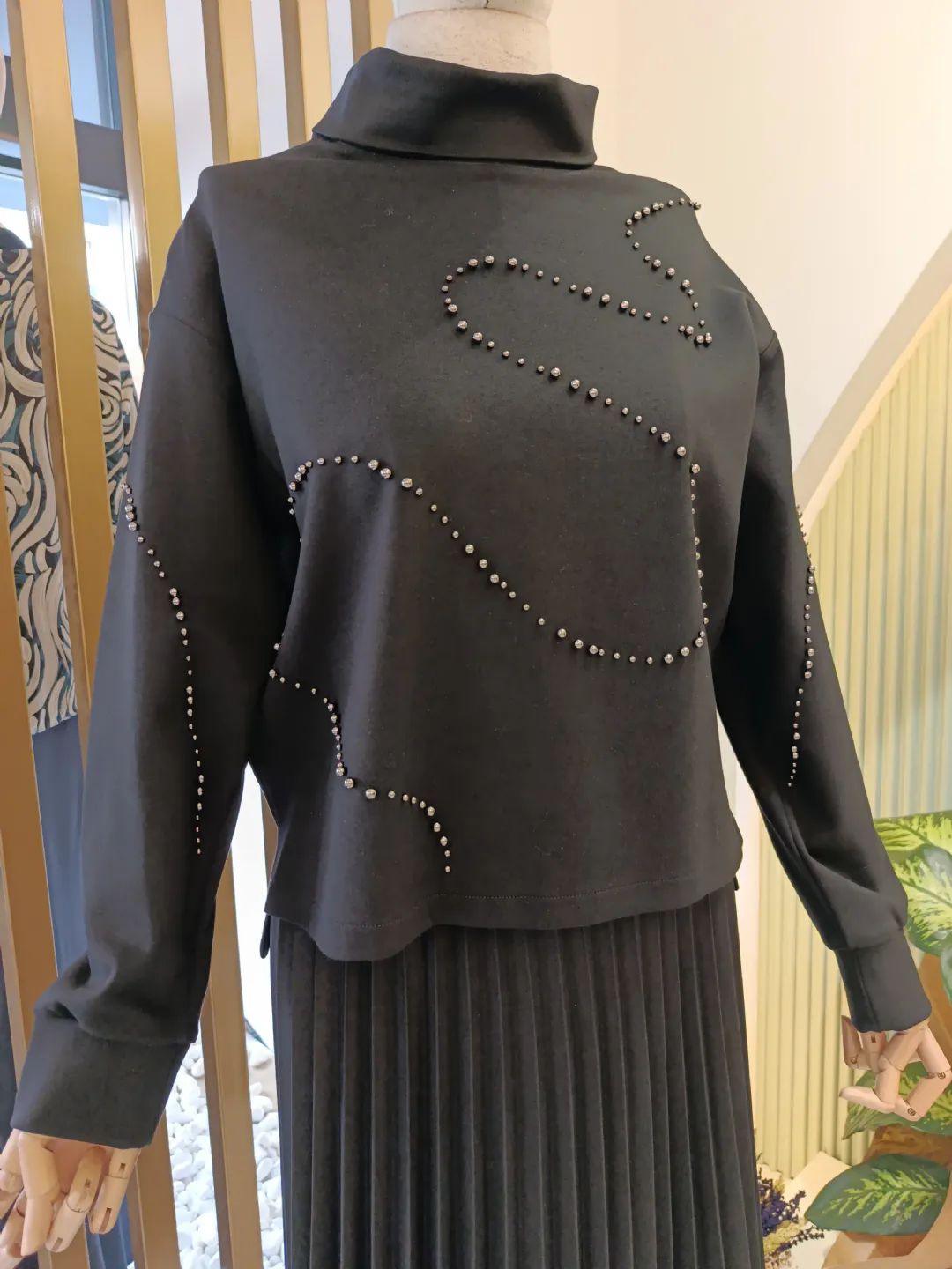 Piliseli Etekli Tak�m Siyah