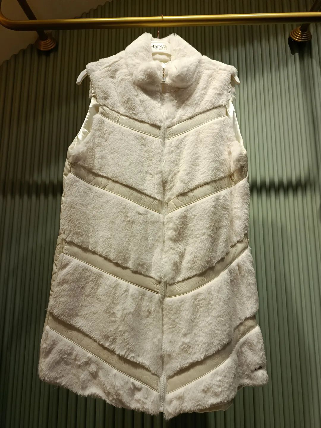 Rugan-Seritli-Kurk-Yelek-Ekru