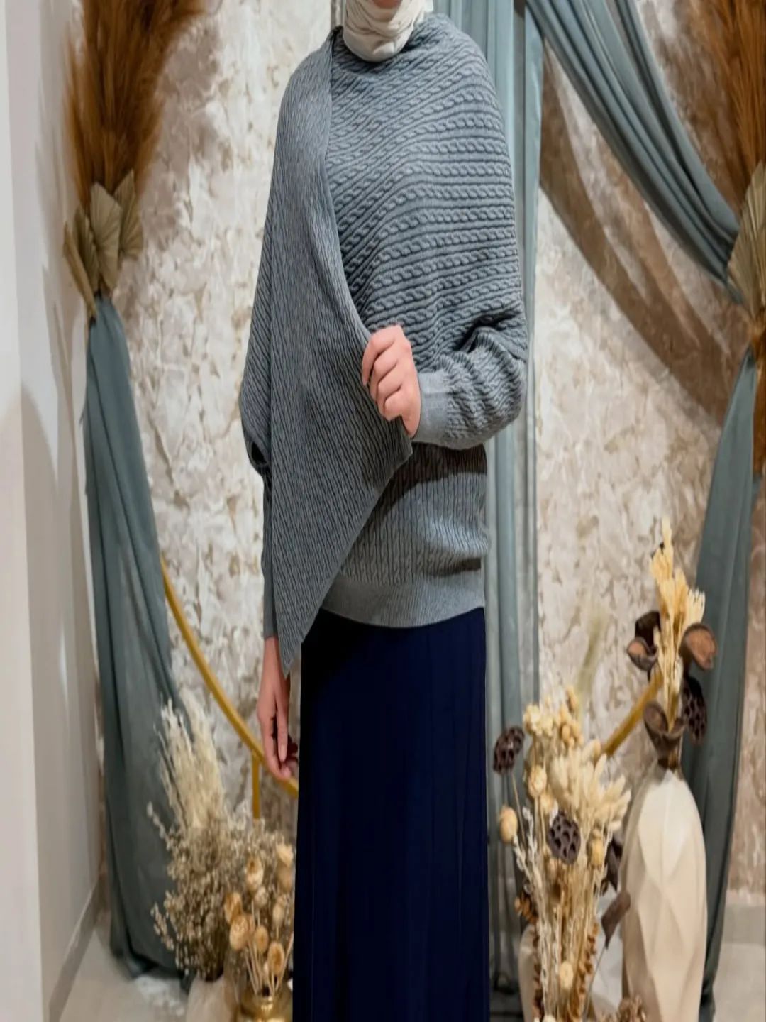 Sac-Orgu-Desenli-Sal-Detayli-Kazak-Gri