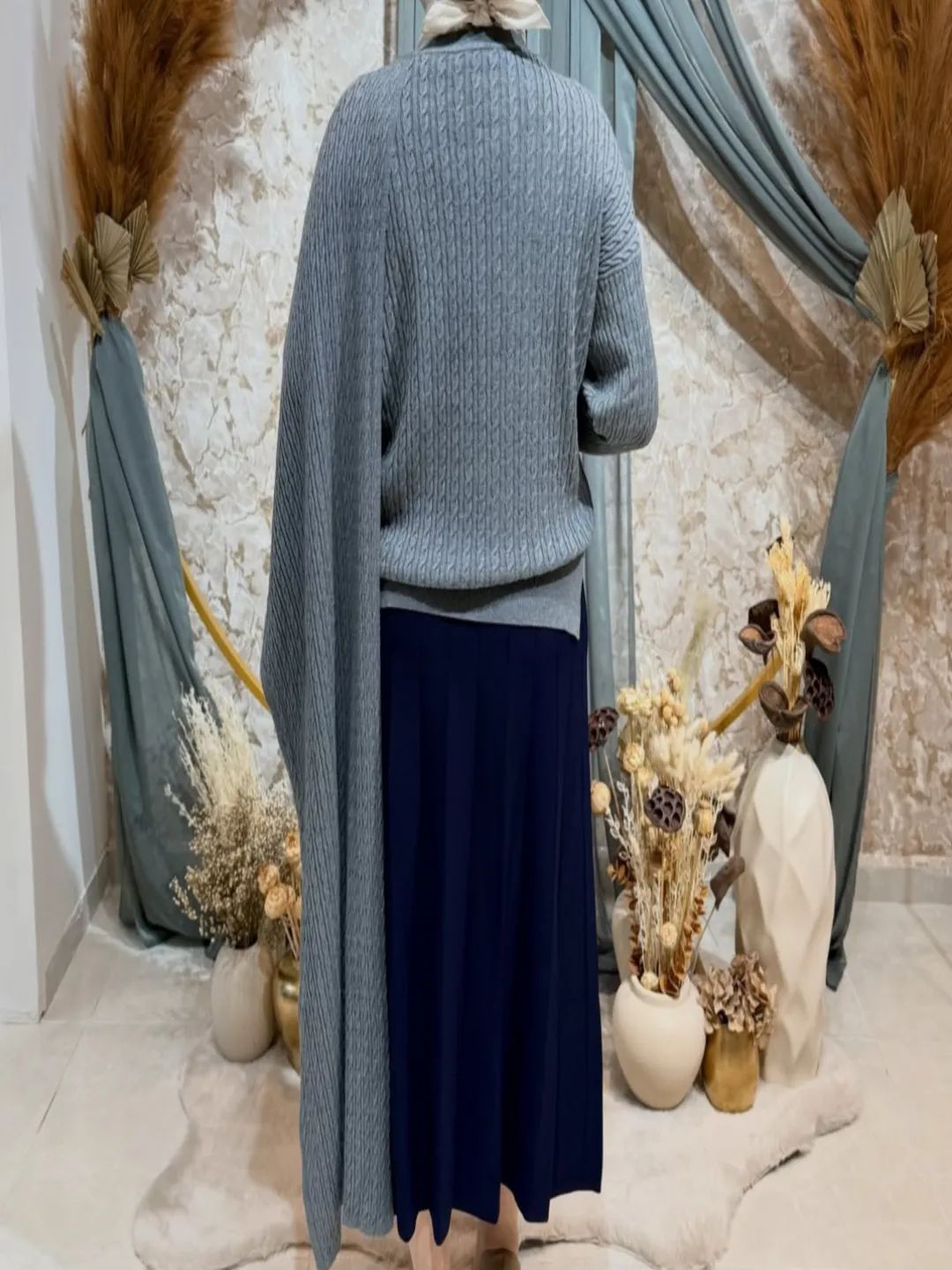 Sac-Orgu-Desenli-Sal-Detayli-Kazak-Gri